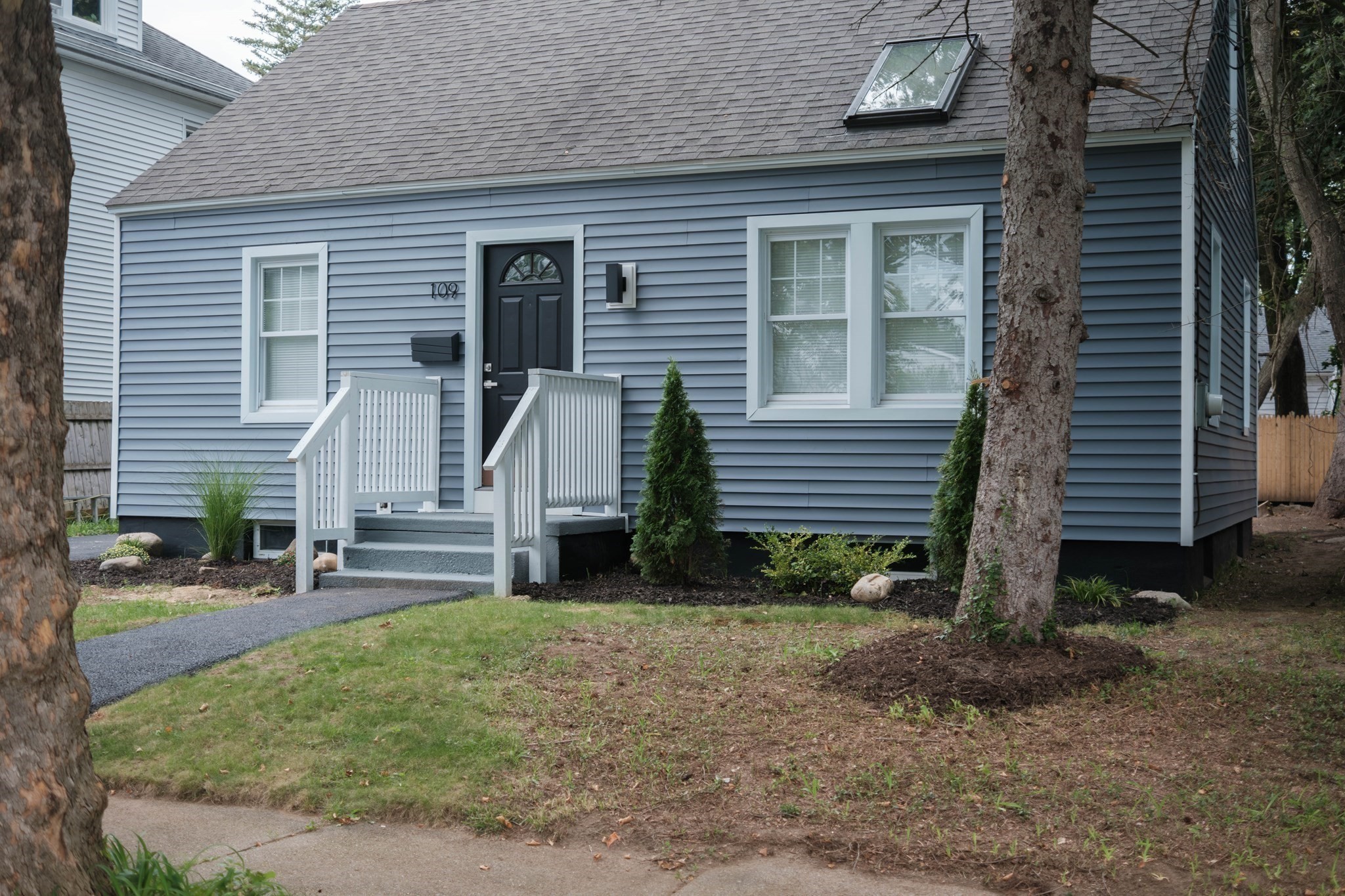109 Powell Ave Property Photo 2