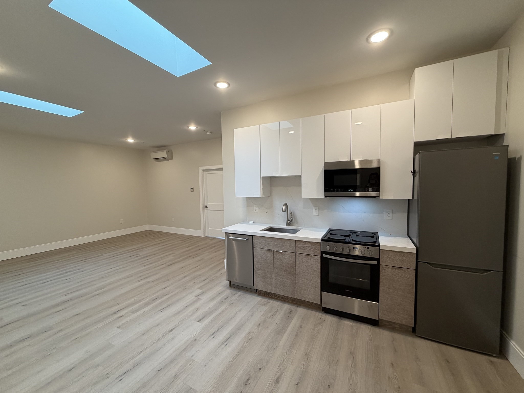 66 Emerson St # 303 Property Photo 1