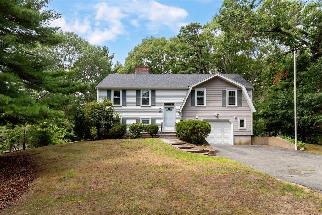 17 West Pond Road Property Photo 1