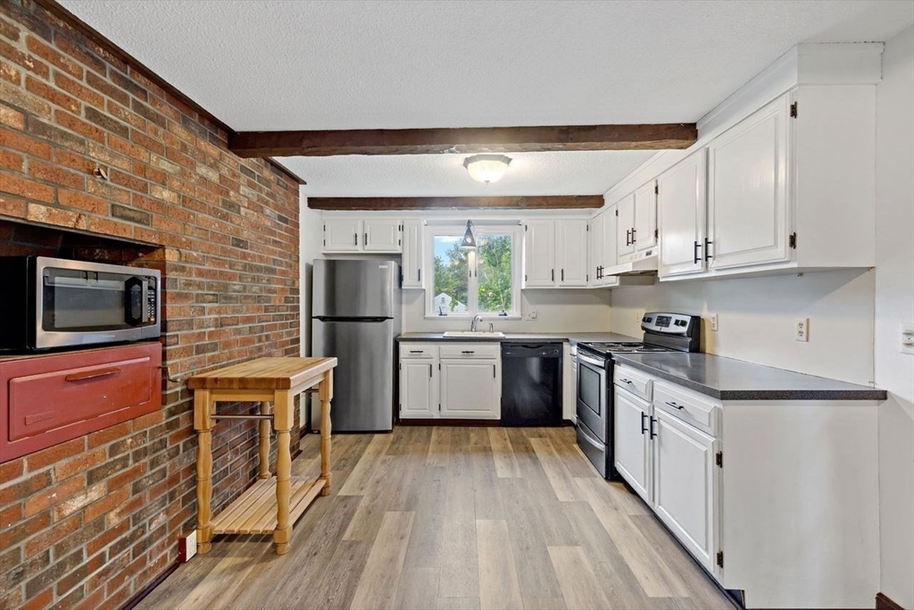 17 West Pond Road Property Photo 6