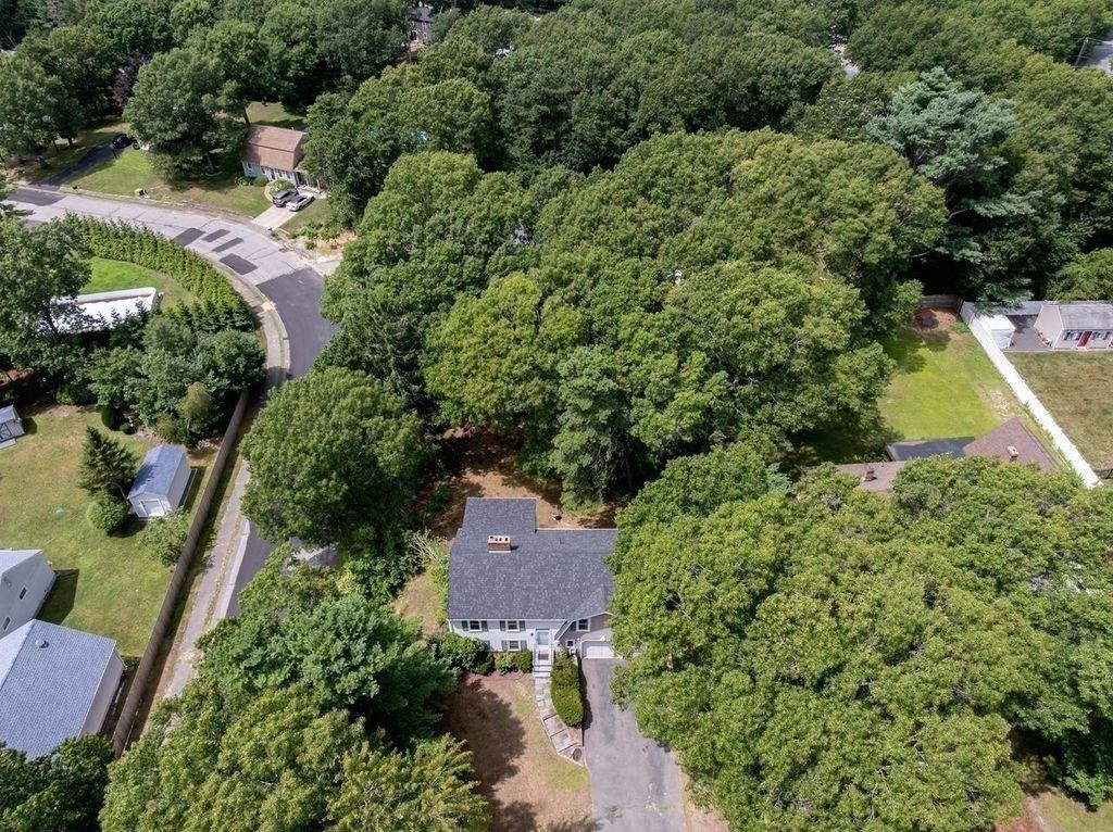 17 West Pond Road Property Photo 23