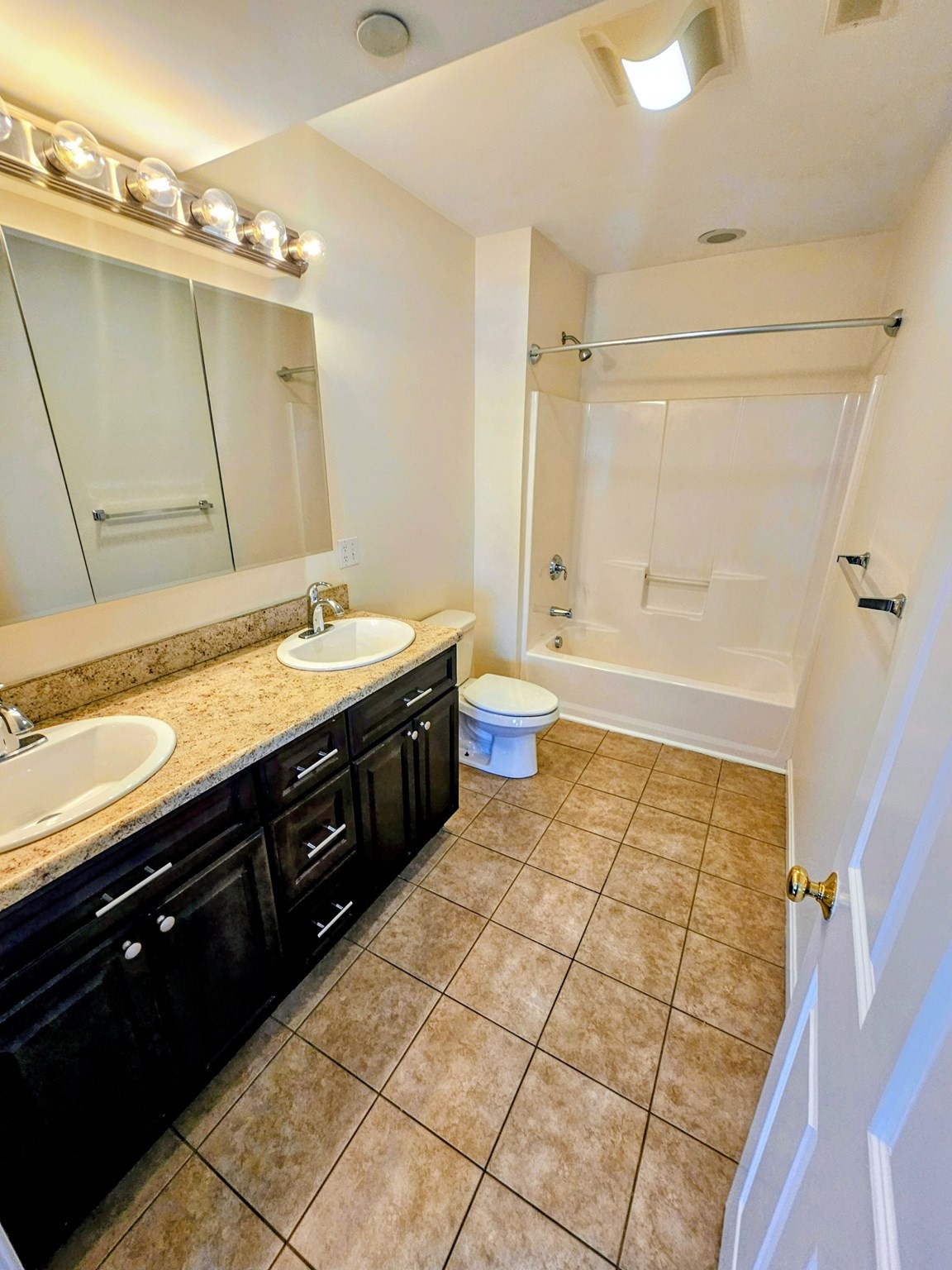 14 Dexter St # 3 Property Photo 8