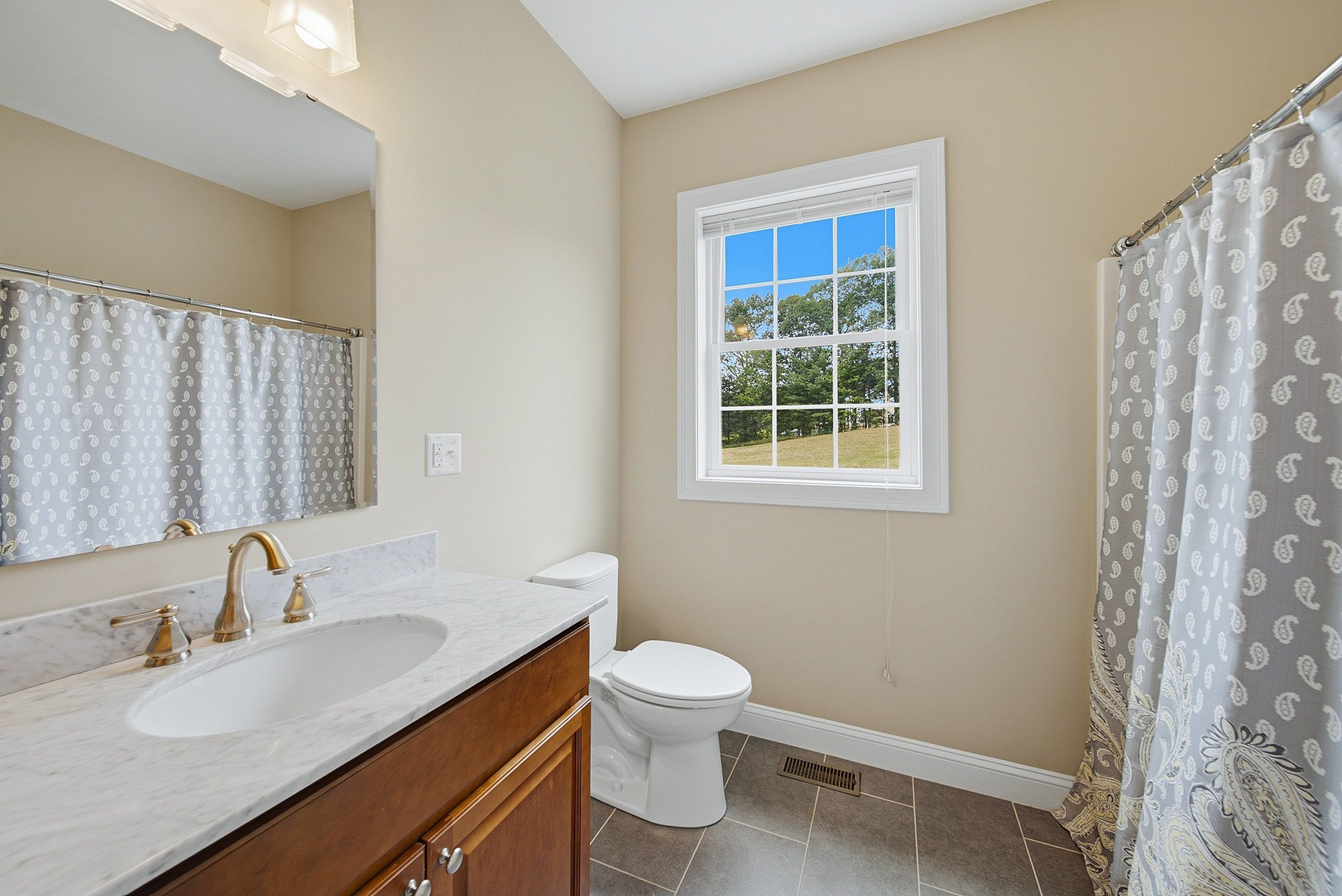 52 Regency Dr Property Photo 16