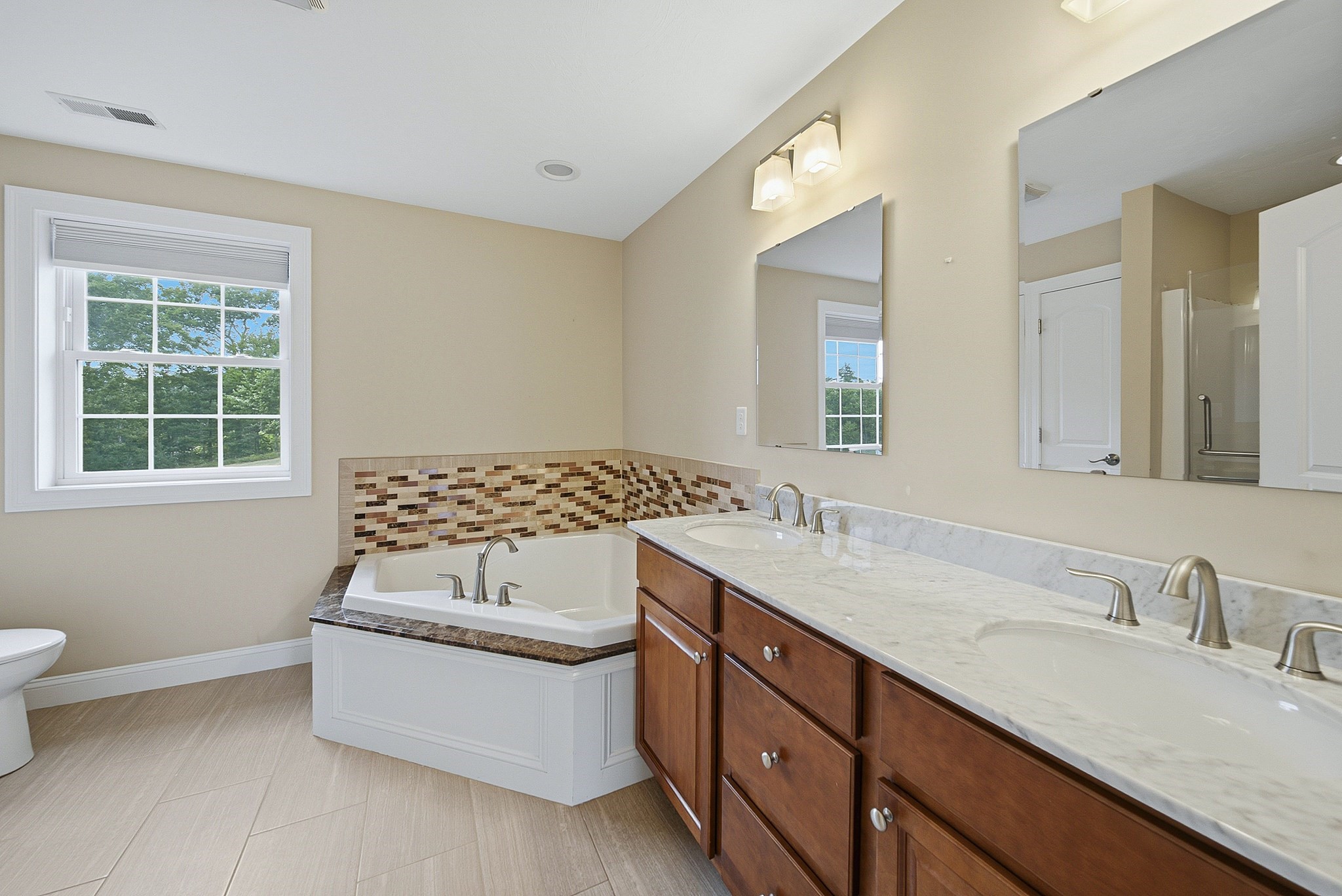 52 Regency Dr Property Photo 24