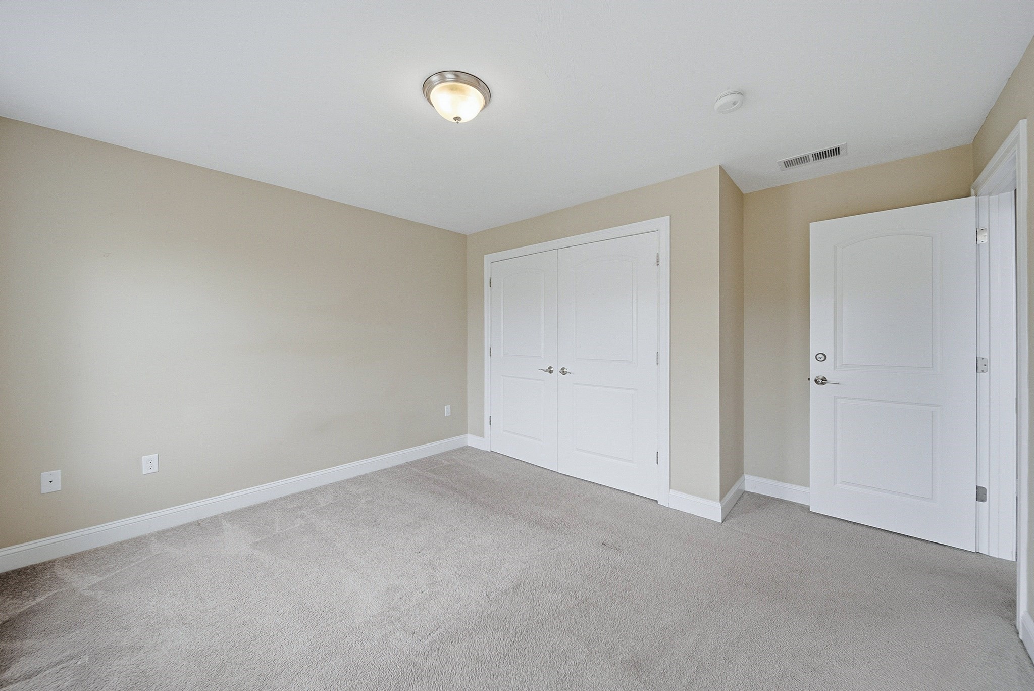 52 Regency Dr Property Photo 26
