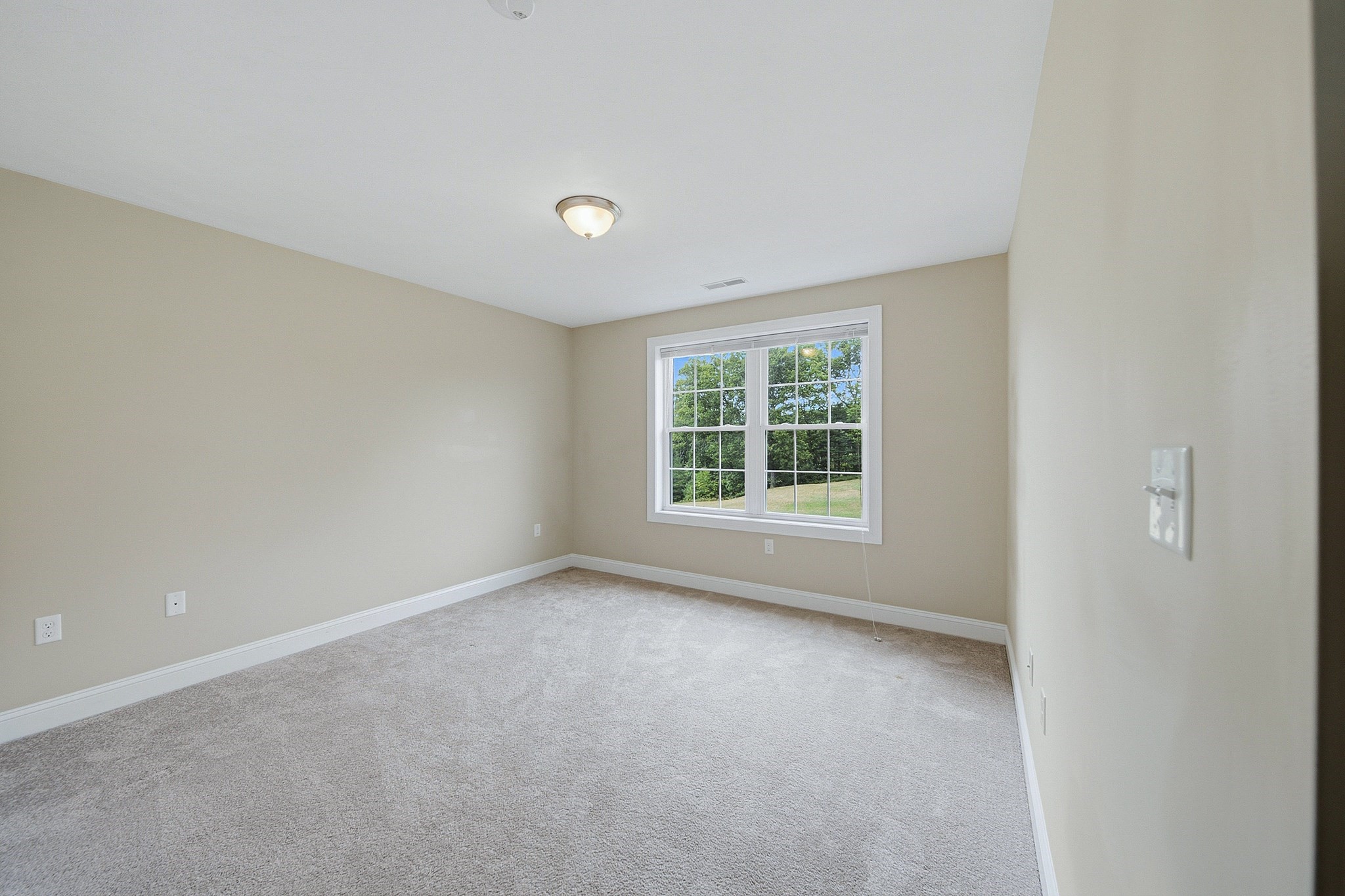 52 Regency Dr Property Photo 27