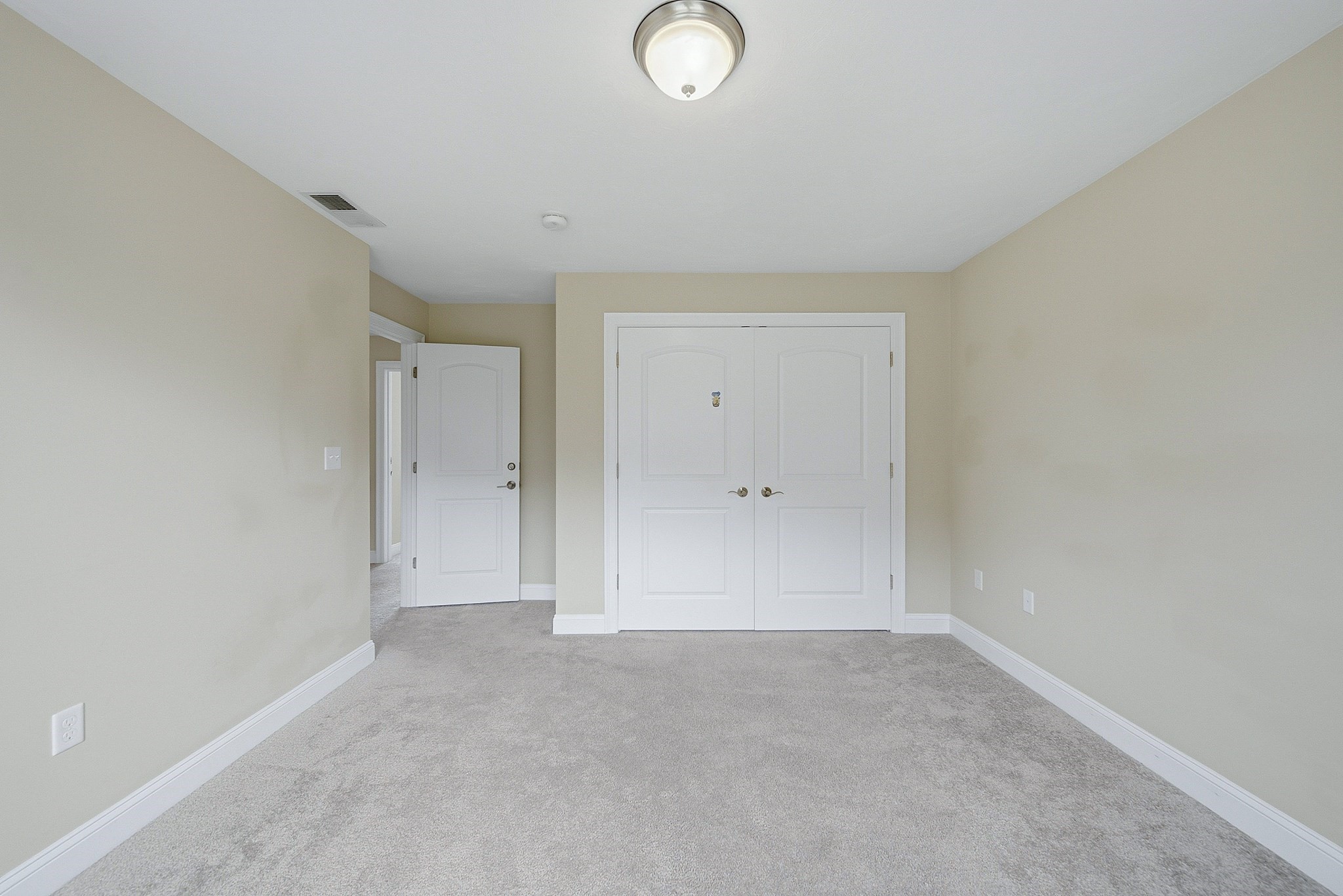 52 Regency Dr Property Photo 28