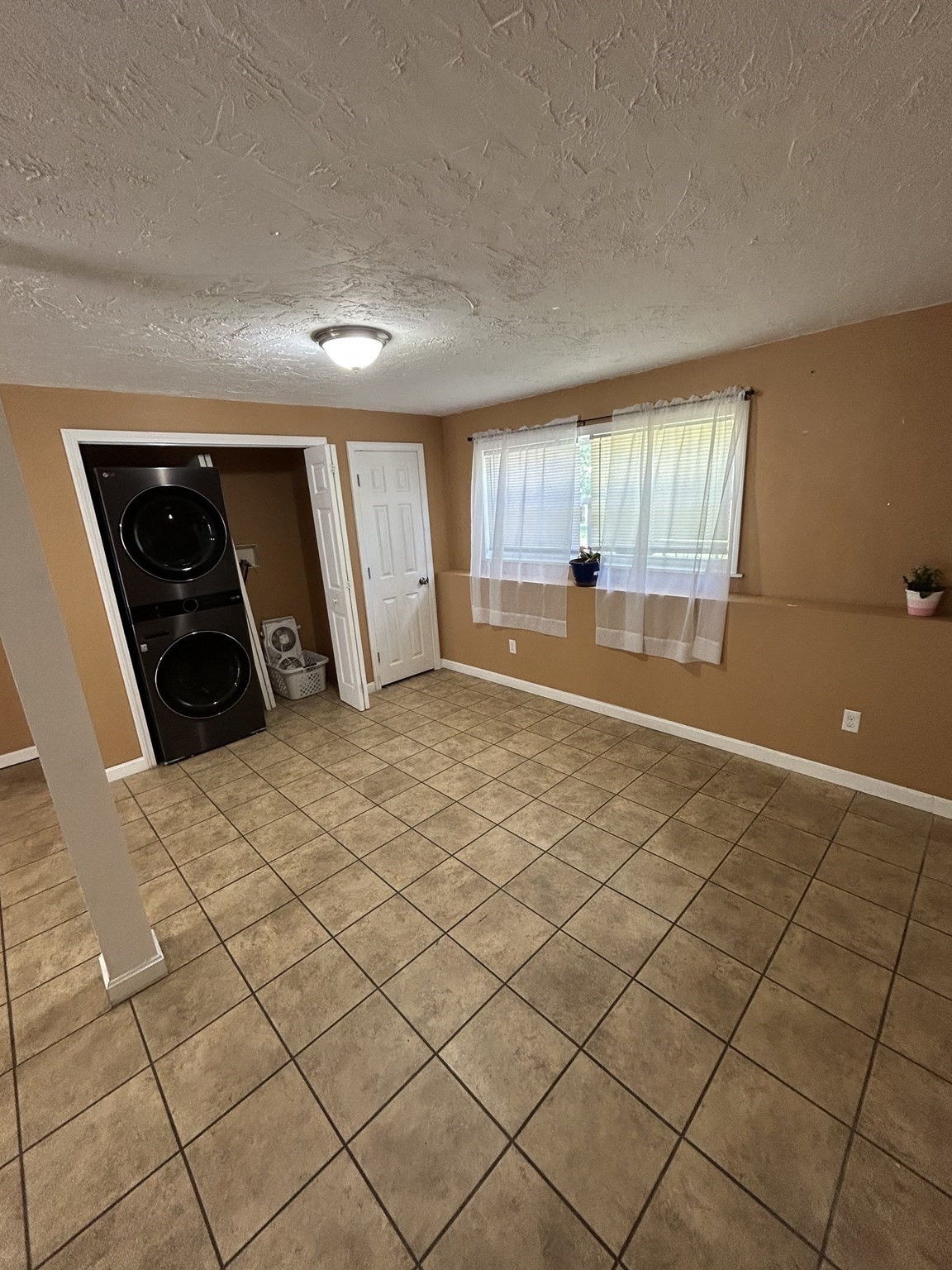 58 Brentwood Dr # 1 Property Photo 13