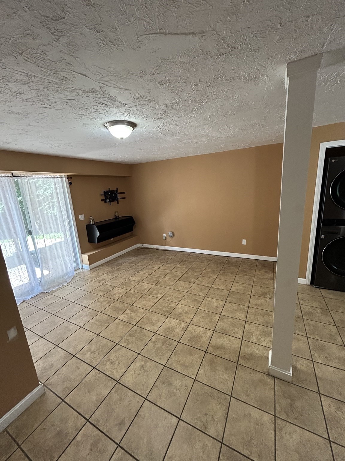 58 Brentwood Dr # 1 Property Photo 14