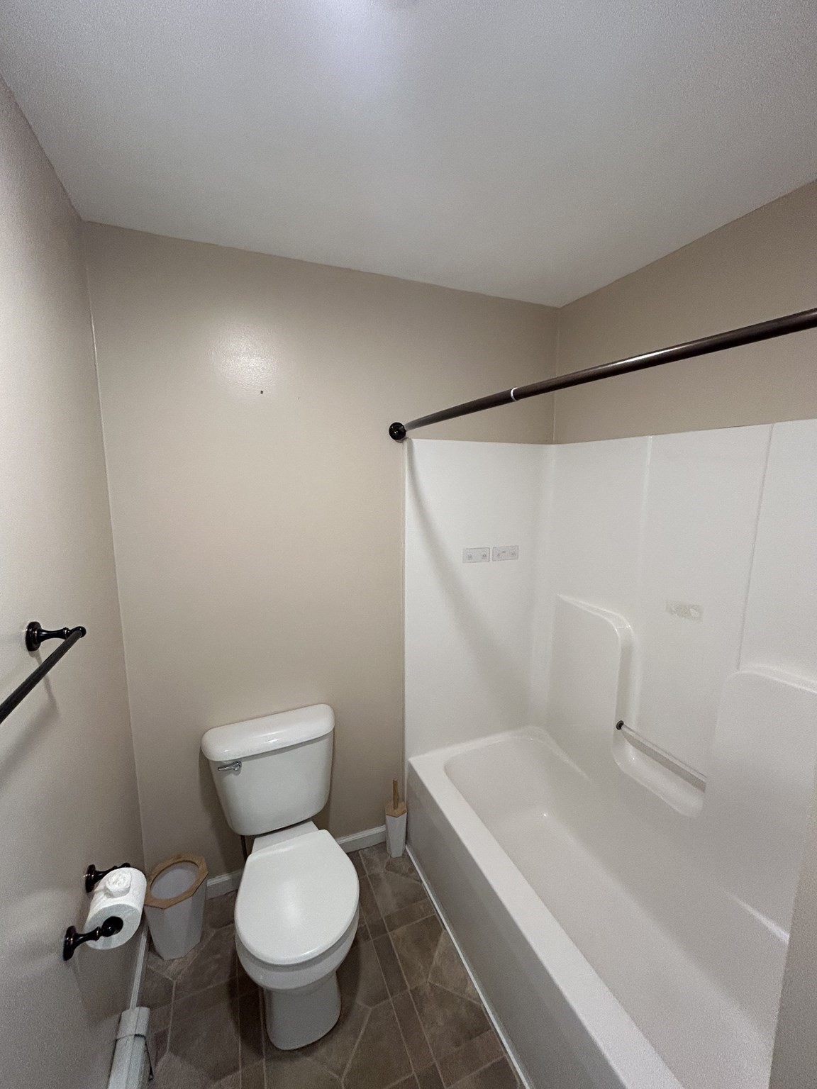 58 Brentwood Dr # 1 Property Photo 16
