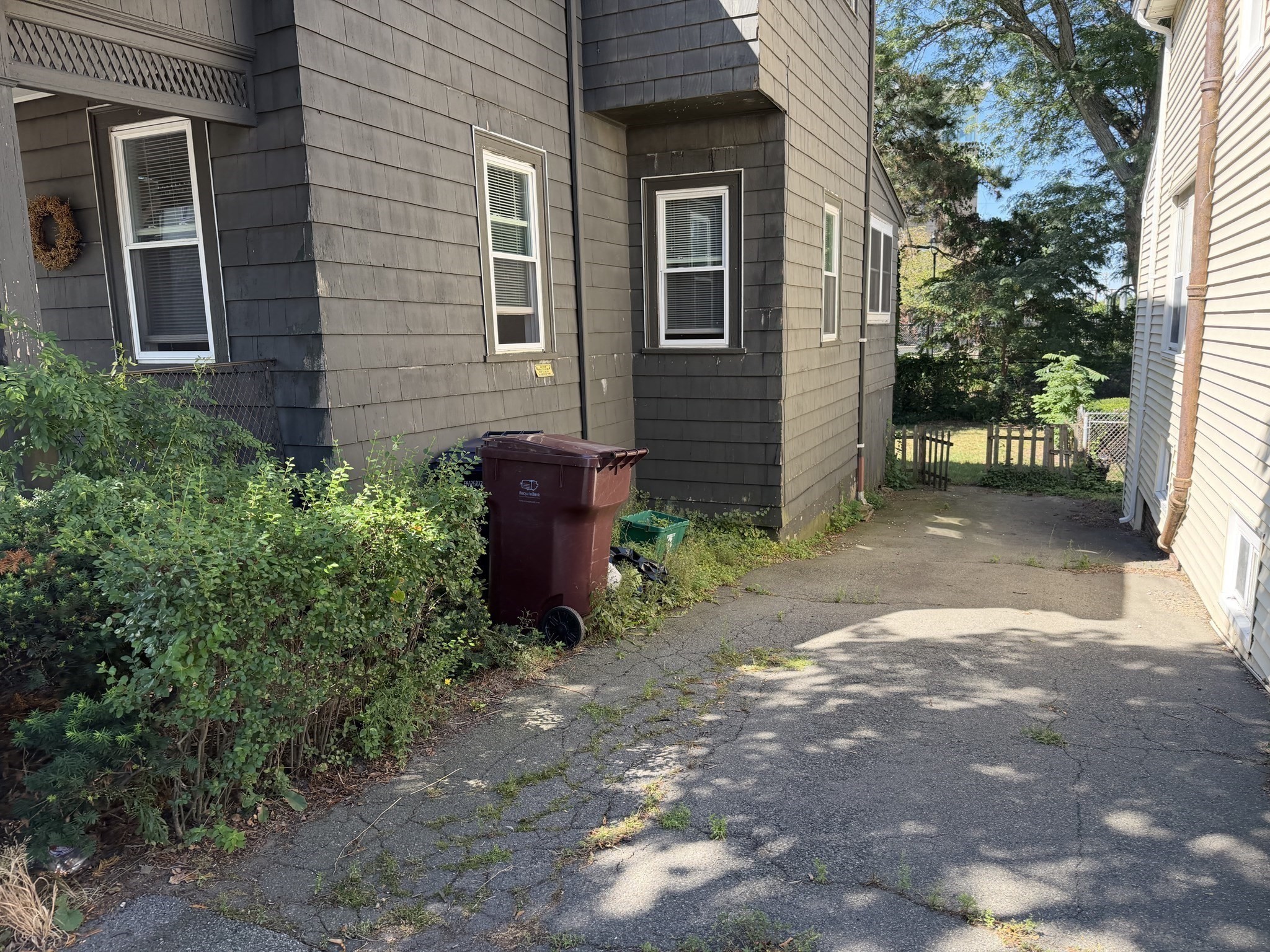 143 Bell Rock Property Photo 3