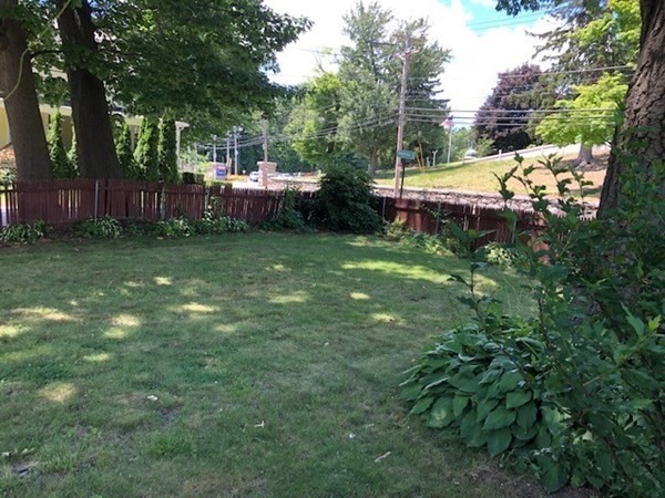 320 Varnum Avenue Property Photo 9