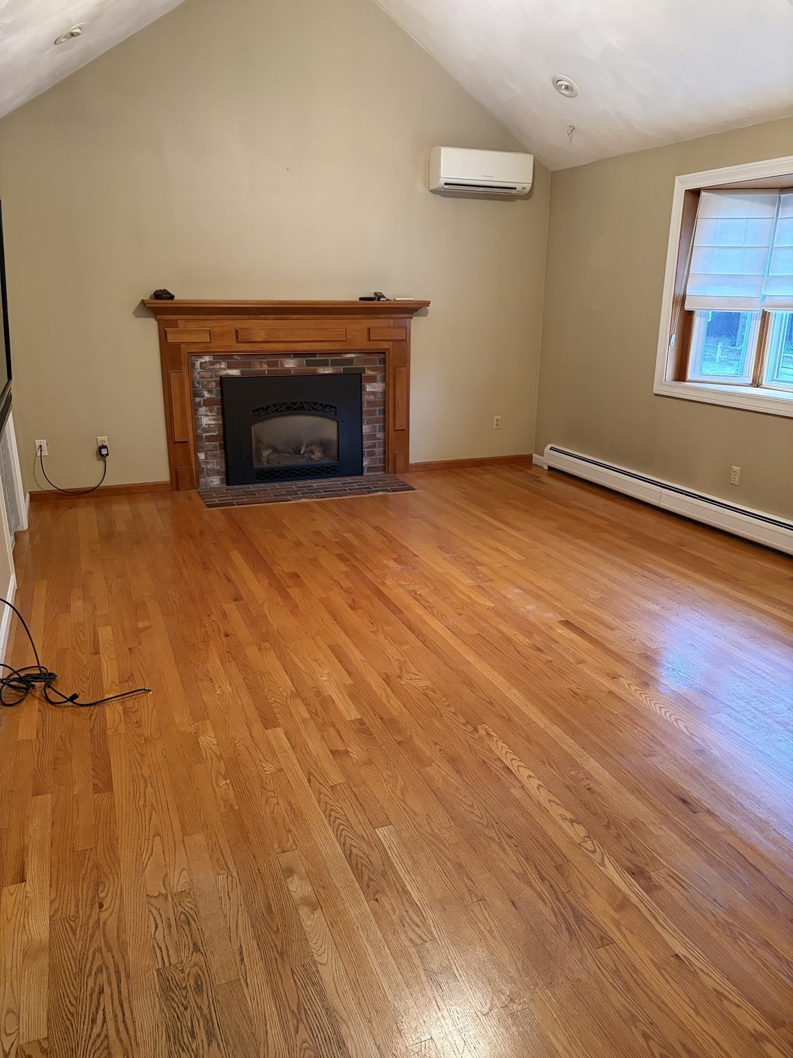 126 Waltham St Property Photo 3