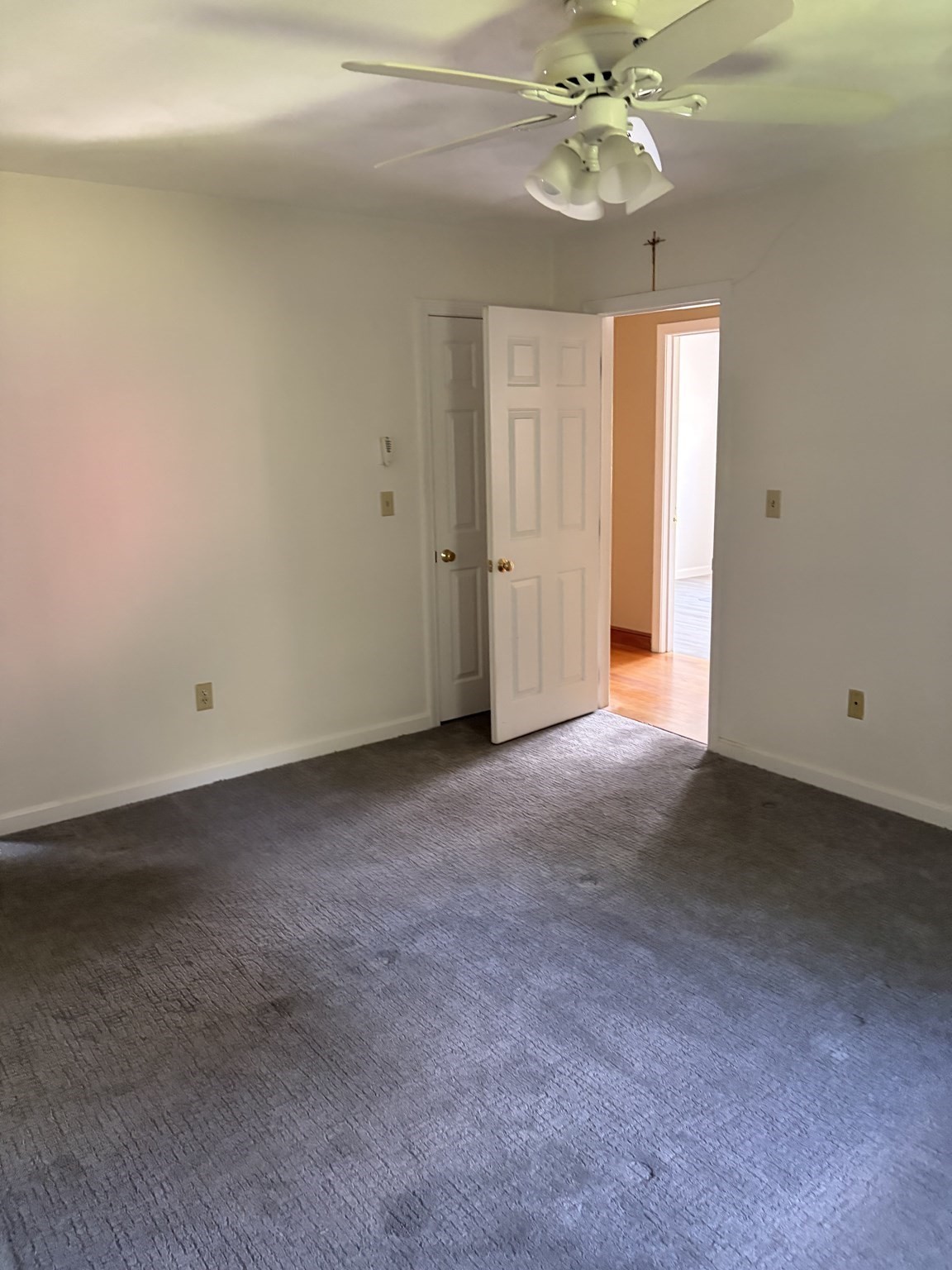 126 Waltham St Property Photo 6