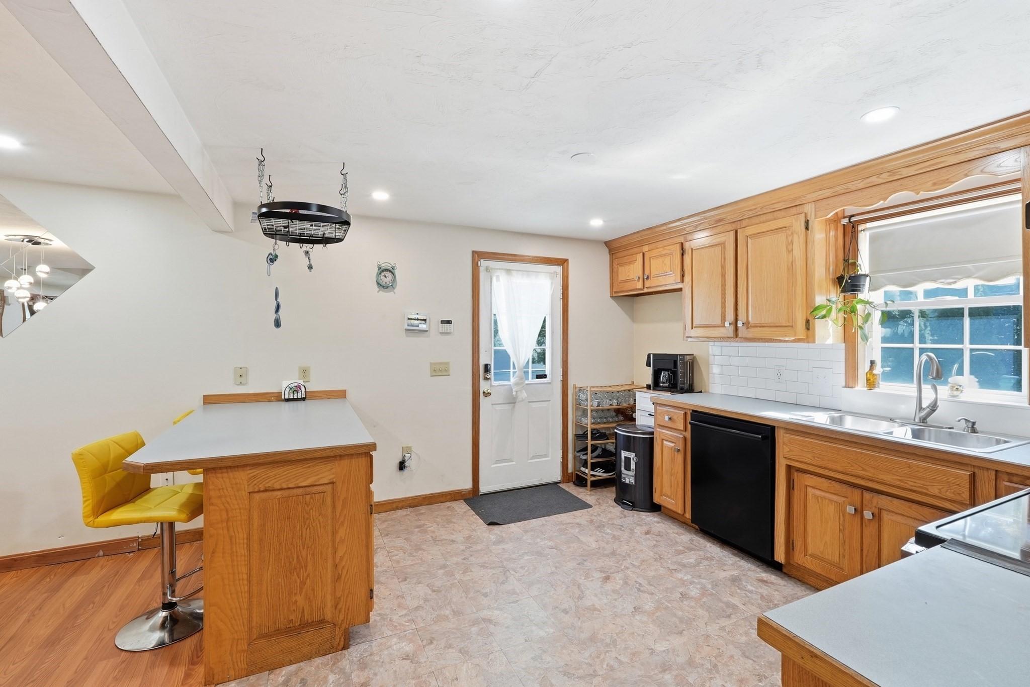 305 Mount Vernon St Property Photo 10