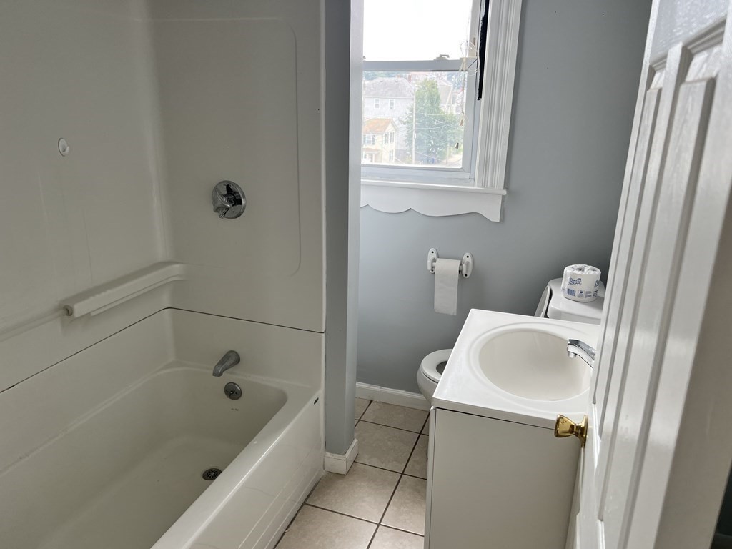 104 Almy # 3 Property Photo 25