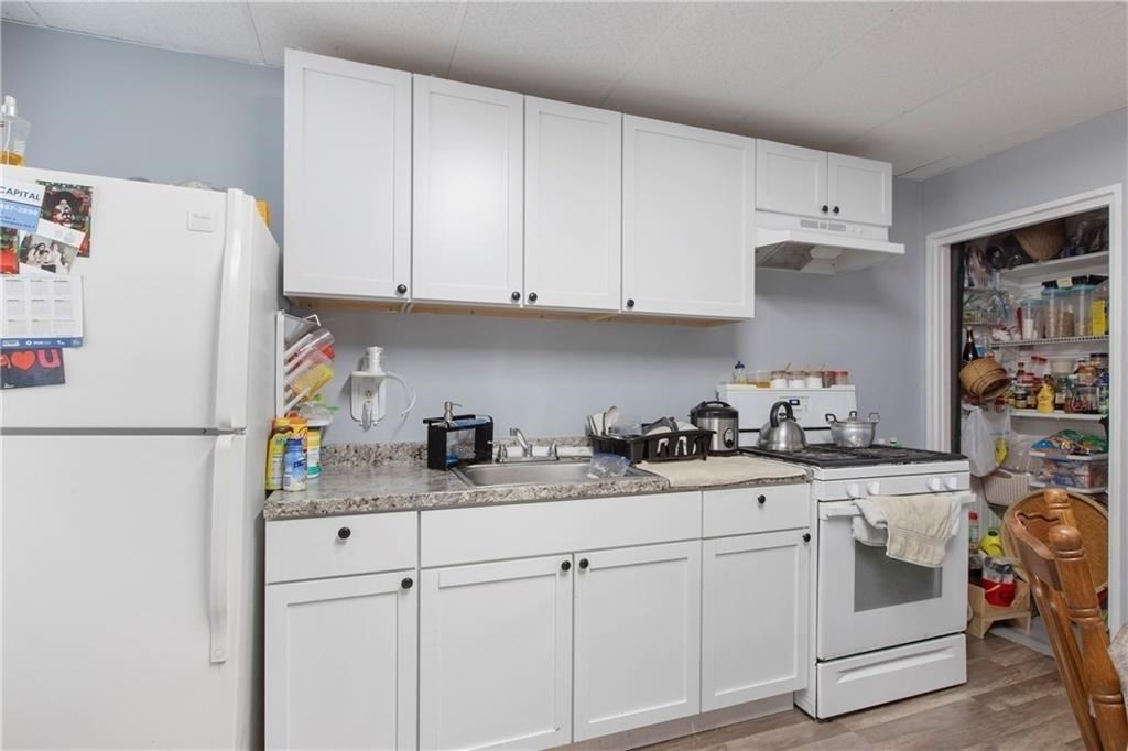 411 Rathbun Street Property Photo 7