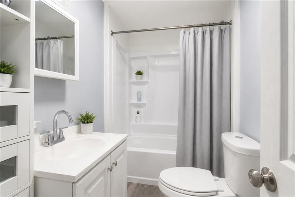 411 Rathbun Street Property Photo 10
