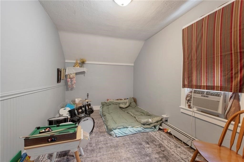 411 Rathbun Street Property Photo 11