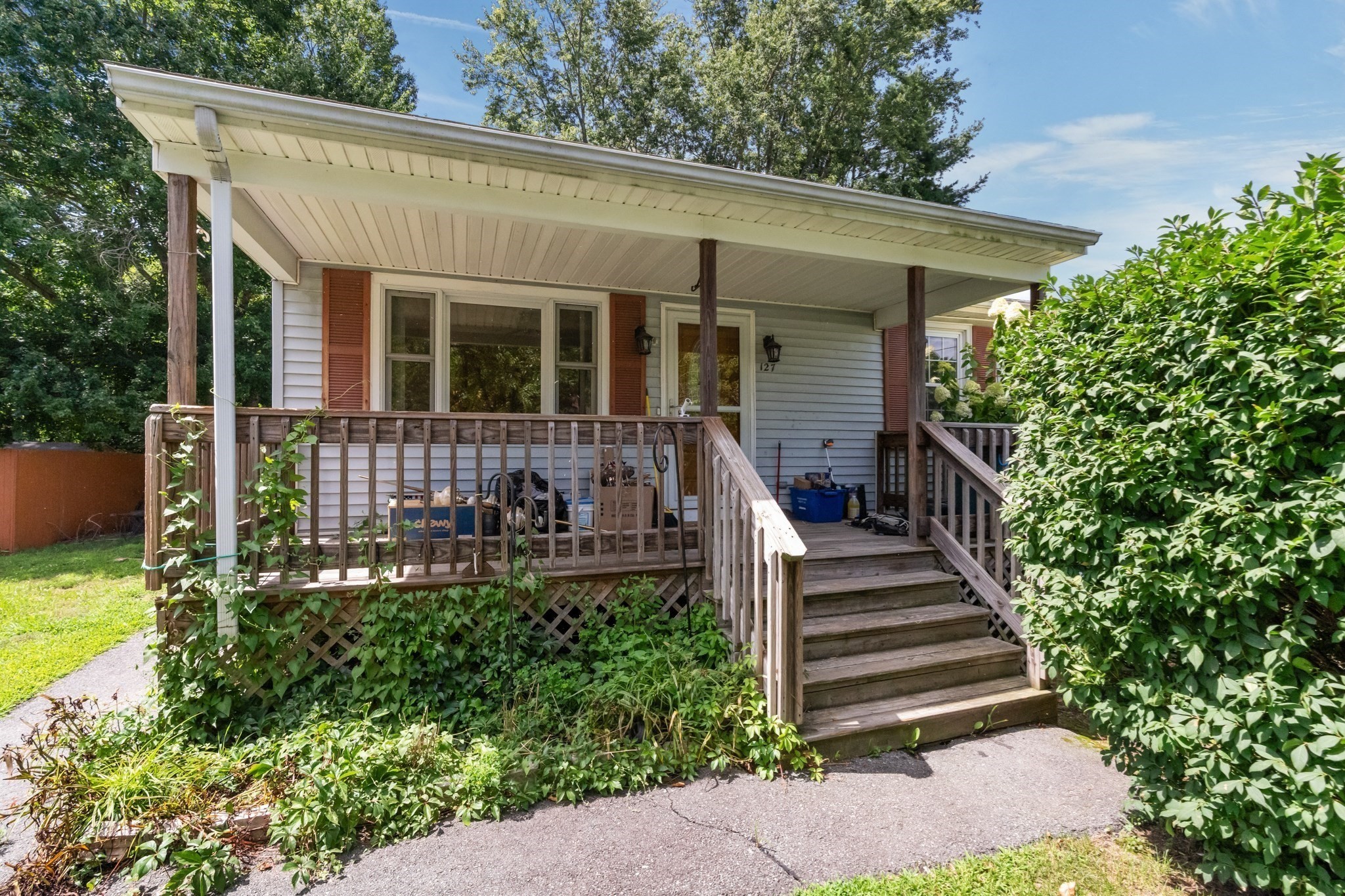 127 Kenmar Dr Property Photo 1