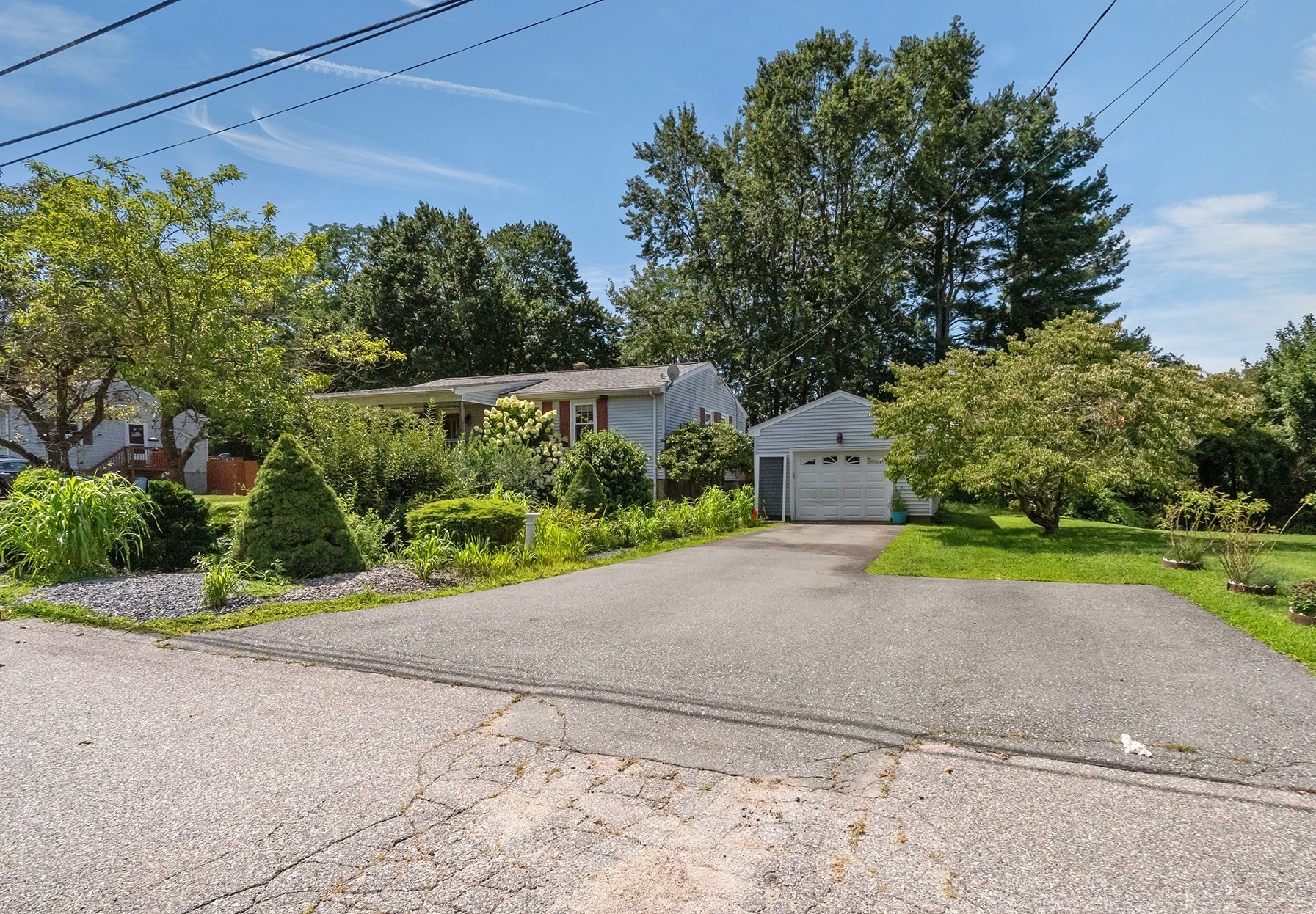127 Kenmar Dr Property Photo 18
