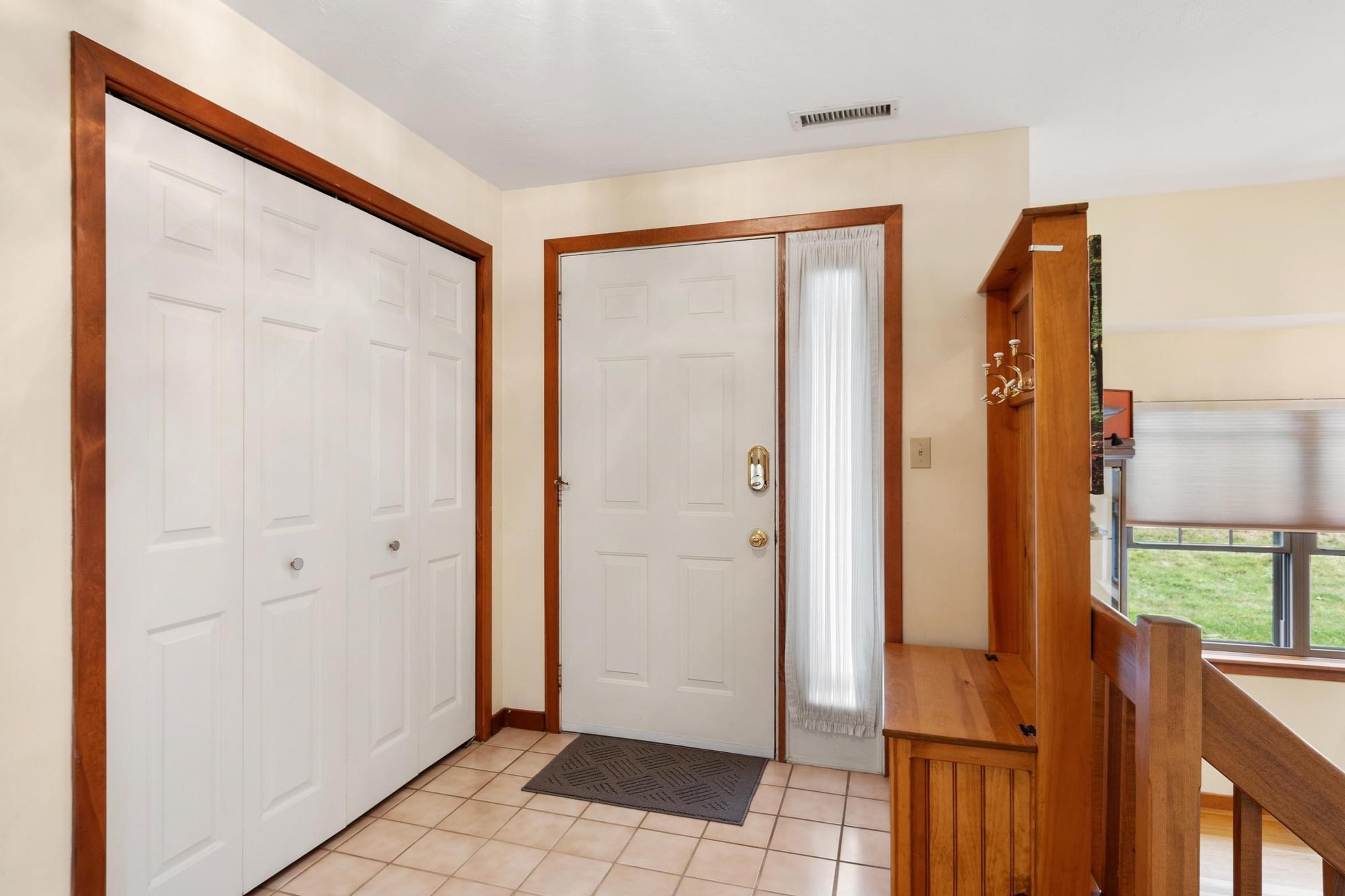 1 Victoria Dr # 1 Property Photo 5
