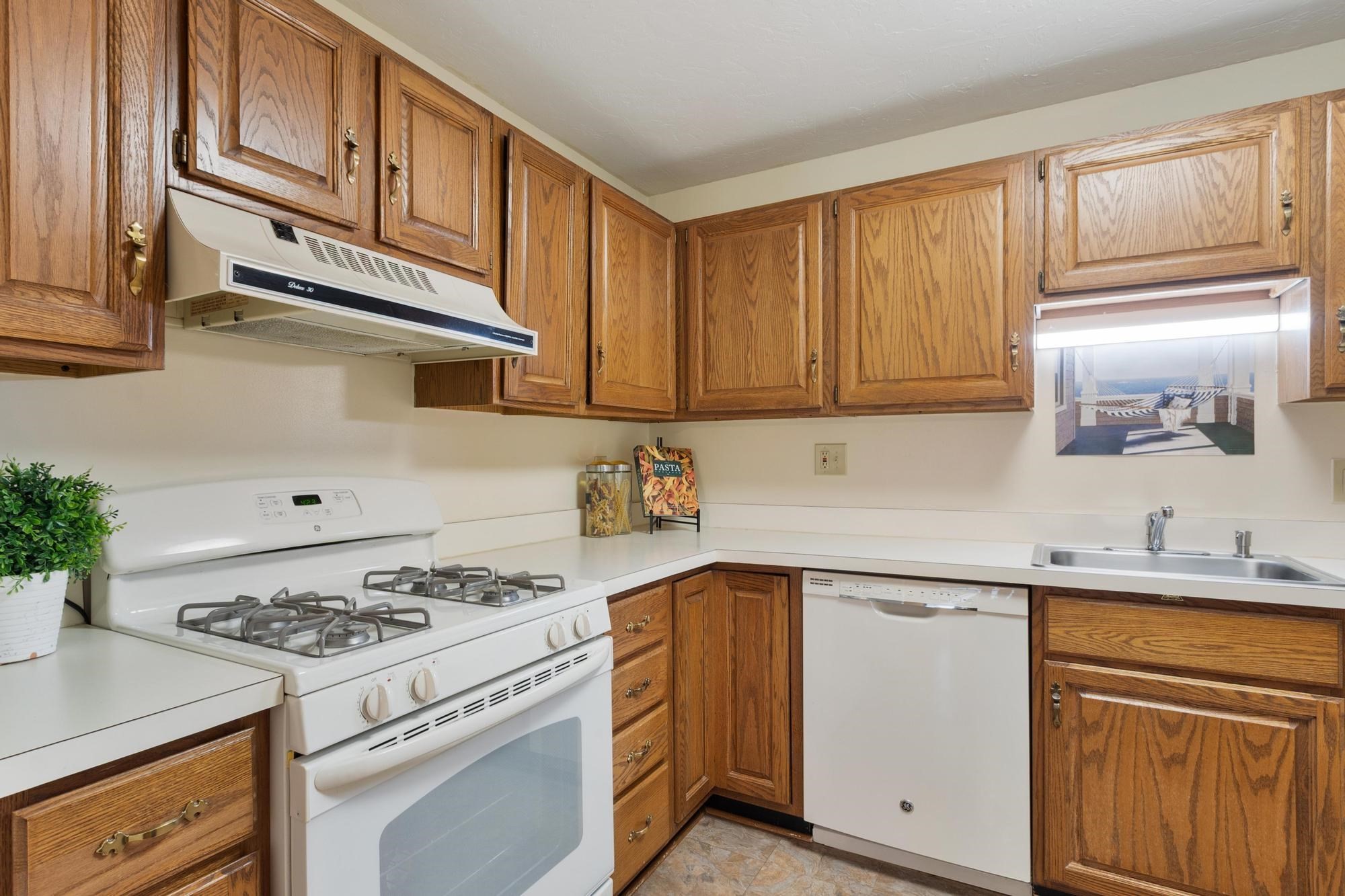 1 Victoria Dr # 1 Property Photo 11