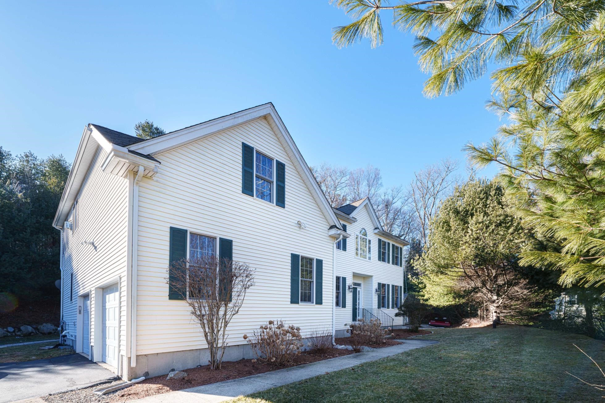 300 Crownshield Avenue Property Photo 2