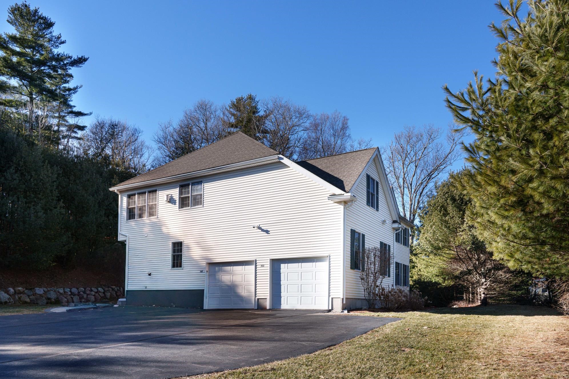 300 Crownshield Avenue Property Photo 3