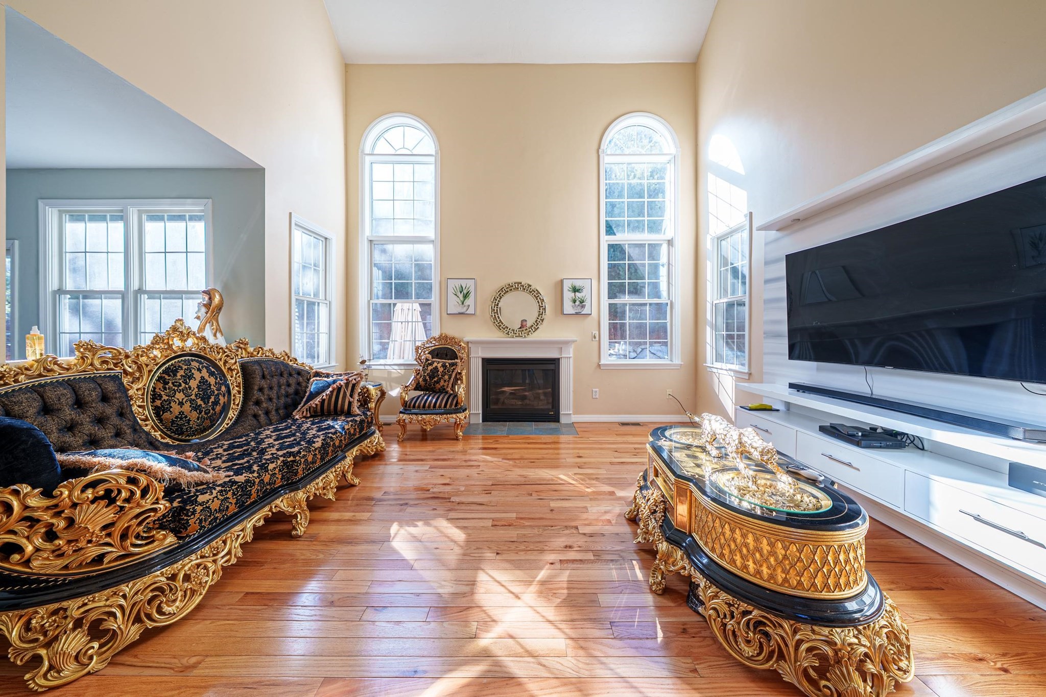 300 Crownshield Avenue Property Photo 6