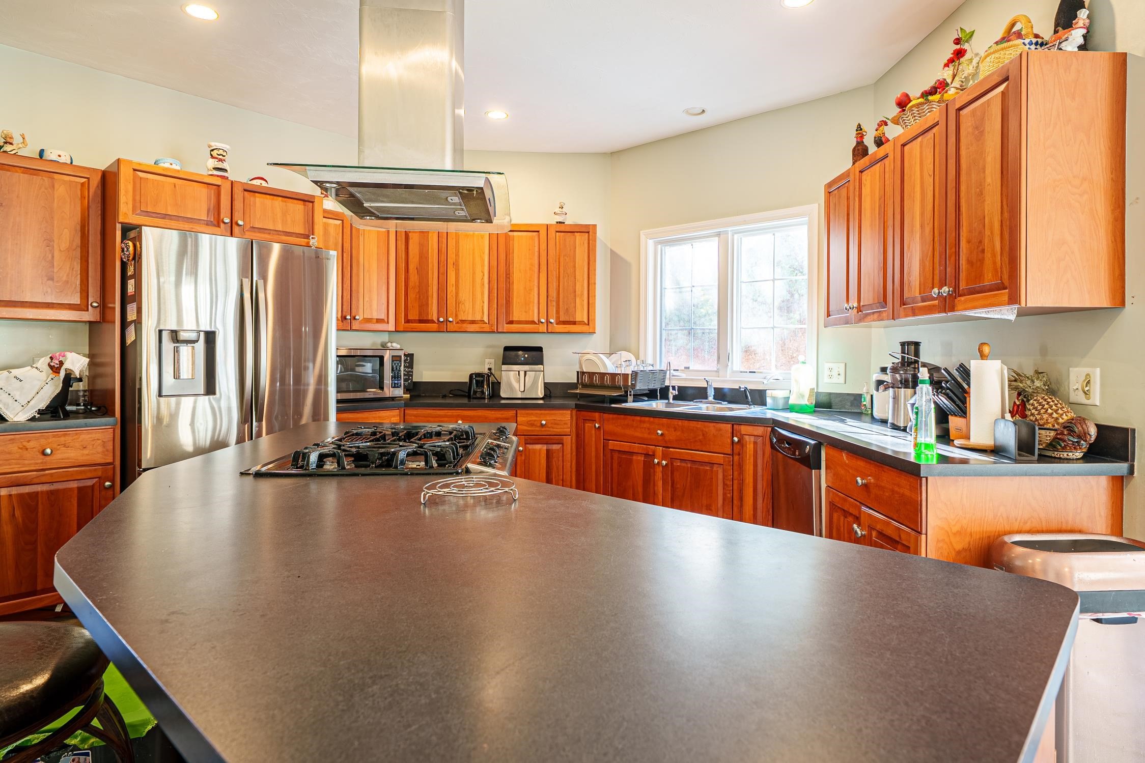 300 Crownshield Avenue Property Photo 8