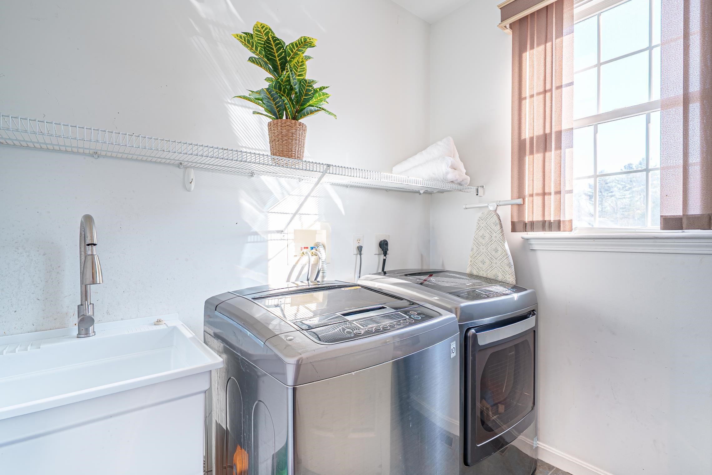 300 Crownshield Avenue Property Photo 12