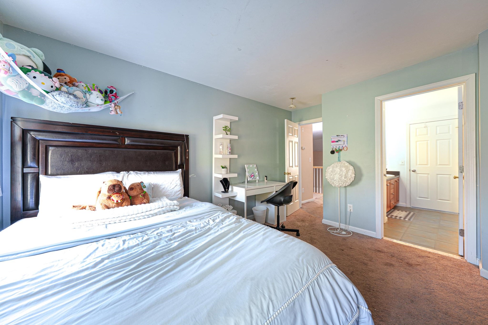 300 Crownshield Avenue Property Photo 18