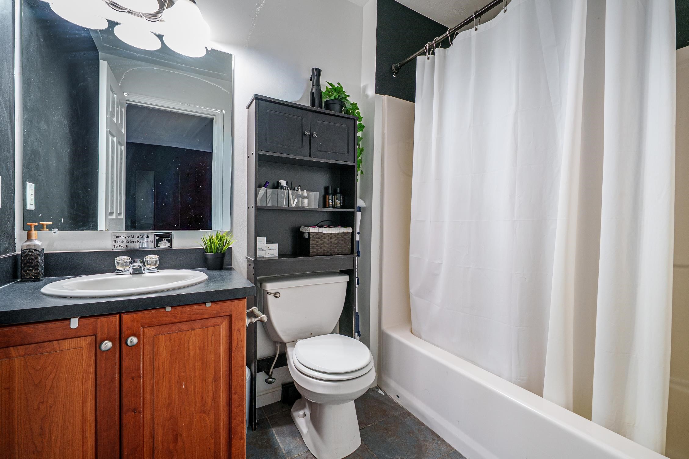 300 Crownshield Avenue Property Photo 23
