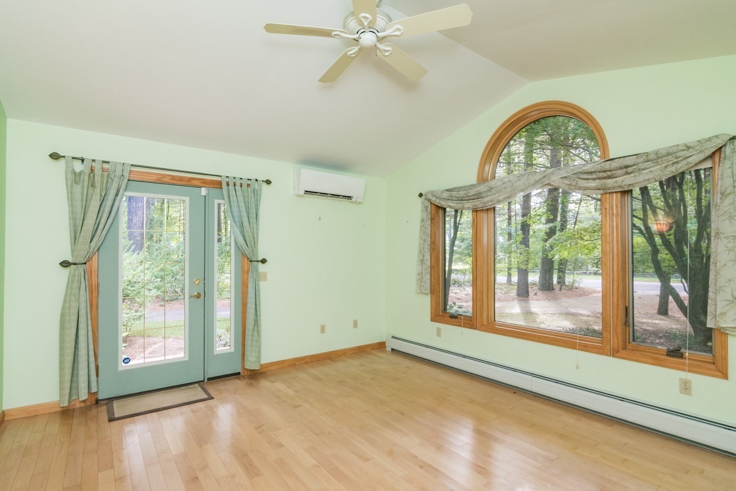 83 Long Plain Rd Property Photo 18