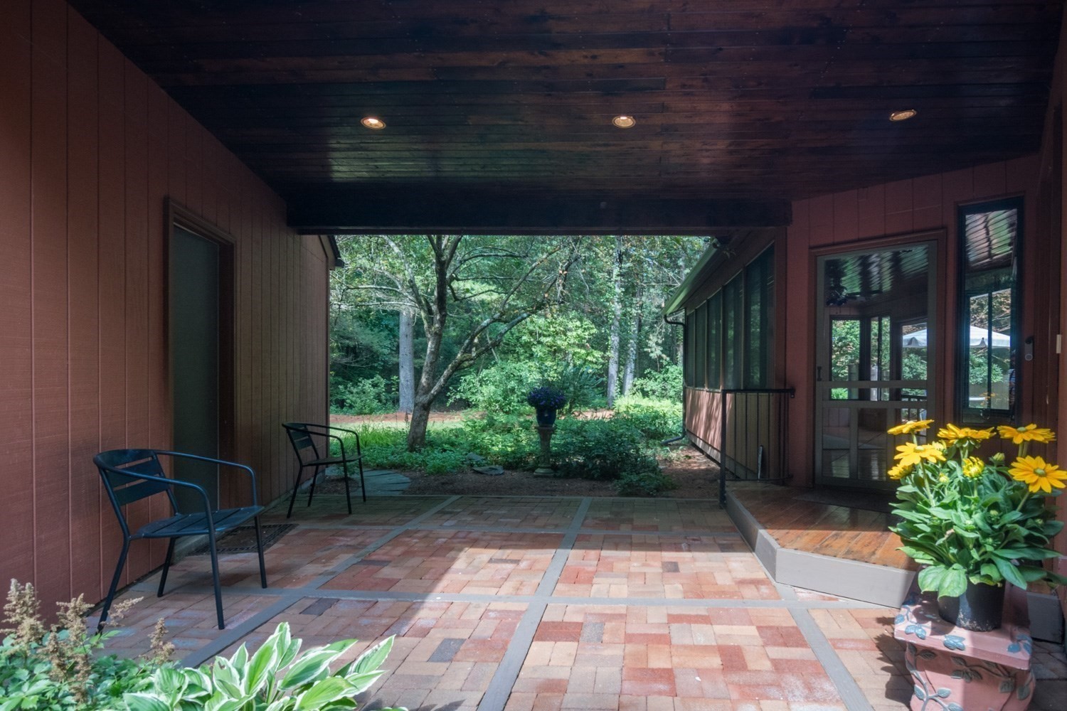 83 Long Plain Rd Property Photo 37