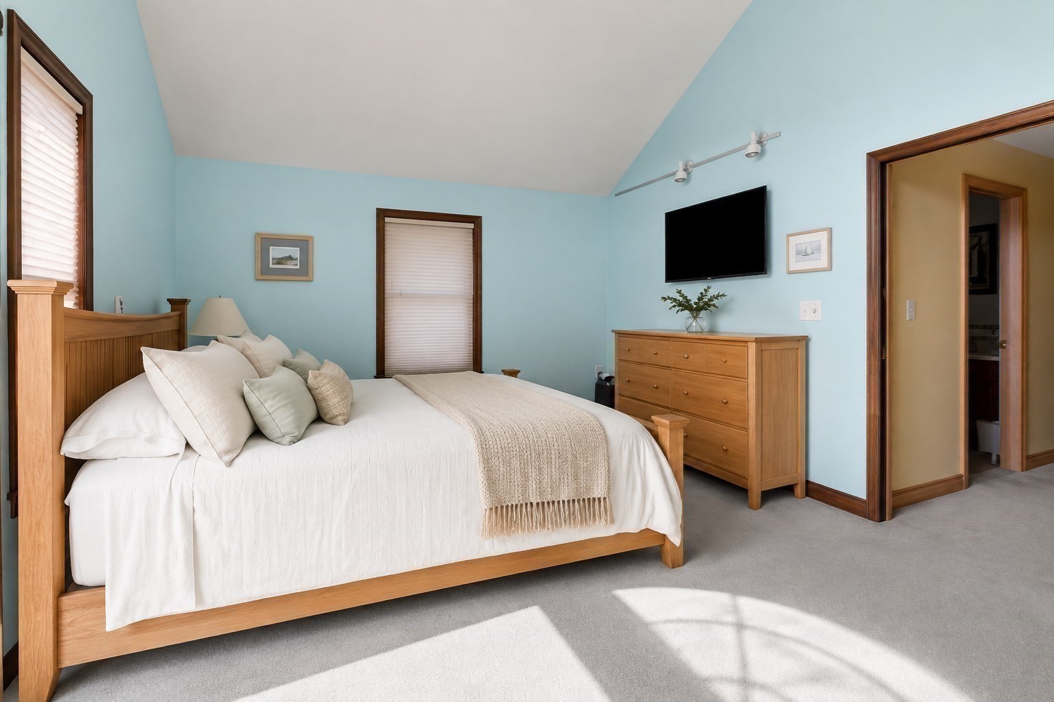 8 Castle Road Property Photo 15