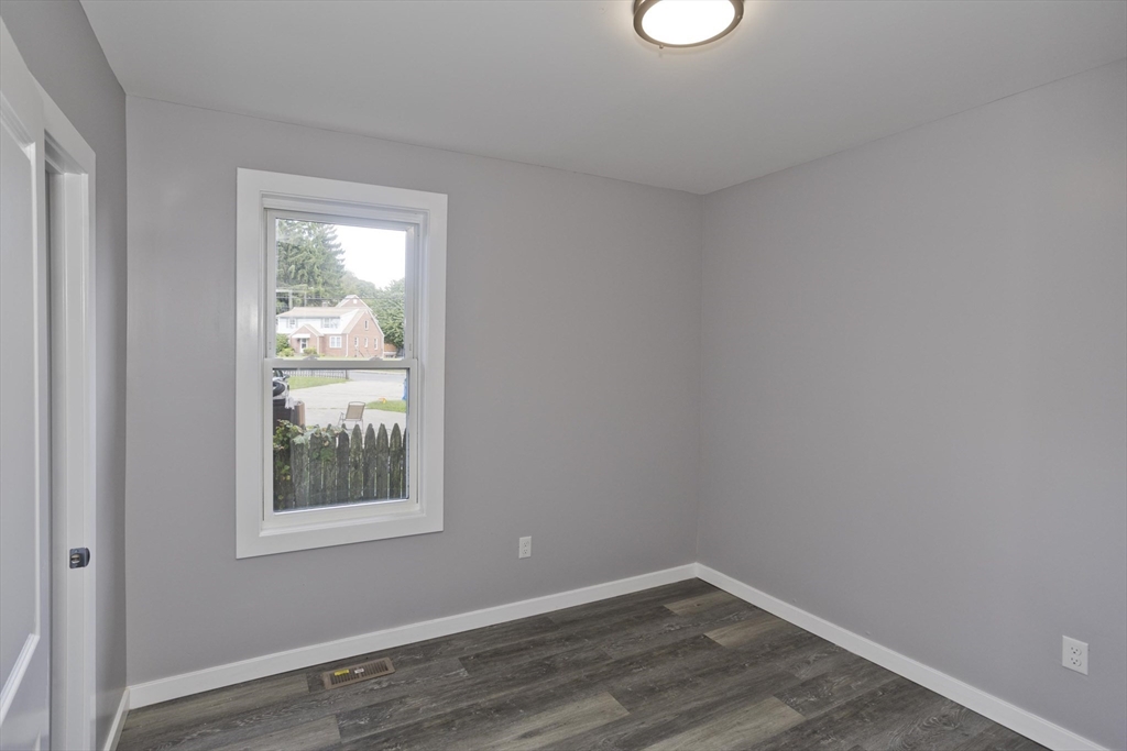 12 School St. Property Photo 15