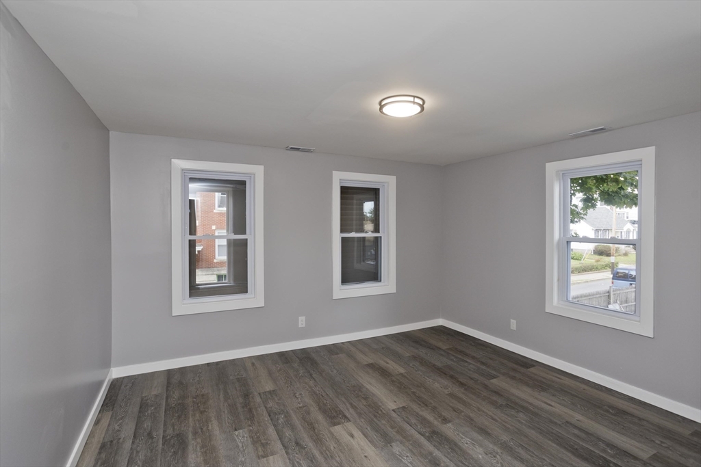 12 School St. Property Photo 26