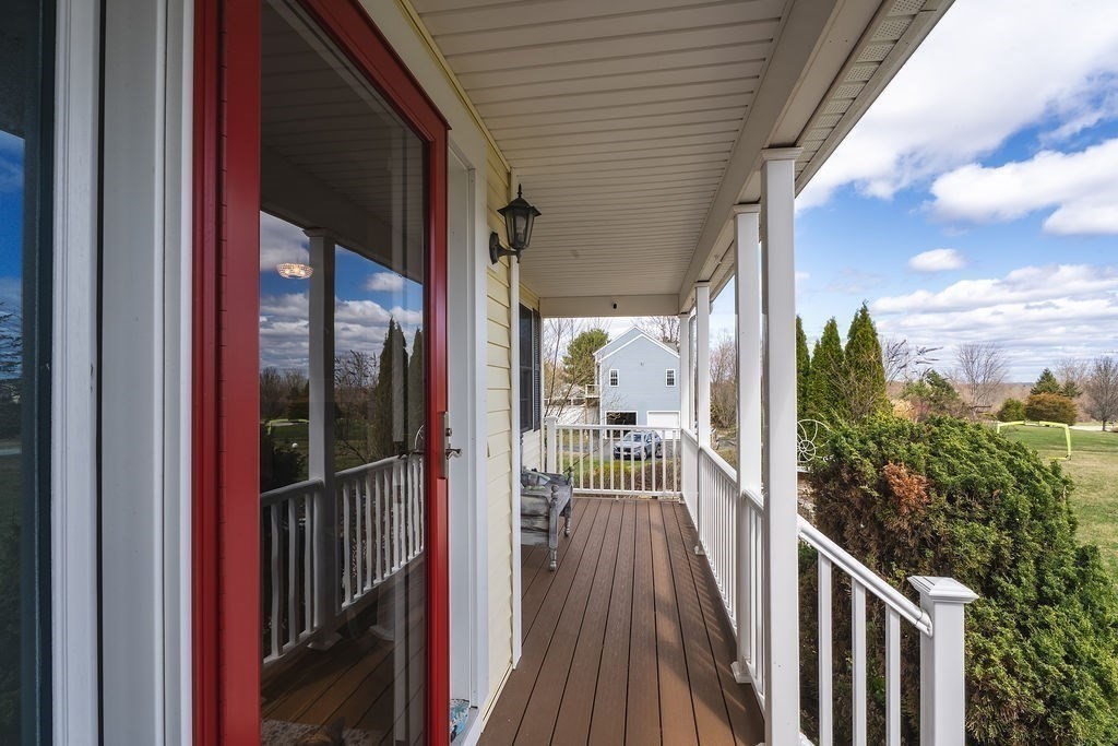 9 White Rd Property Photo 3