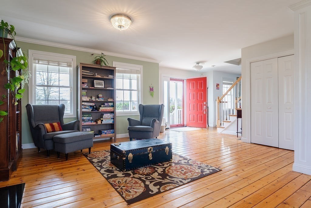 9 White Rd Property Photo 6