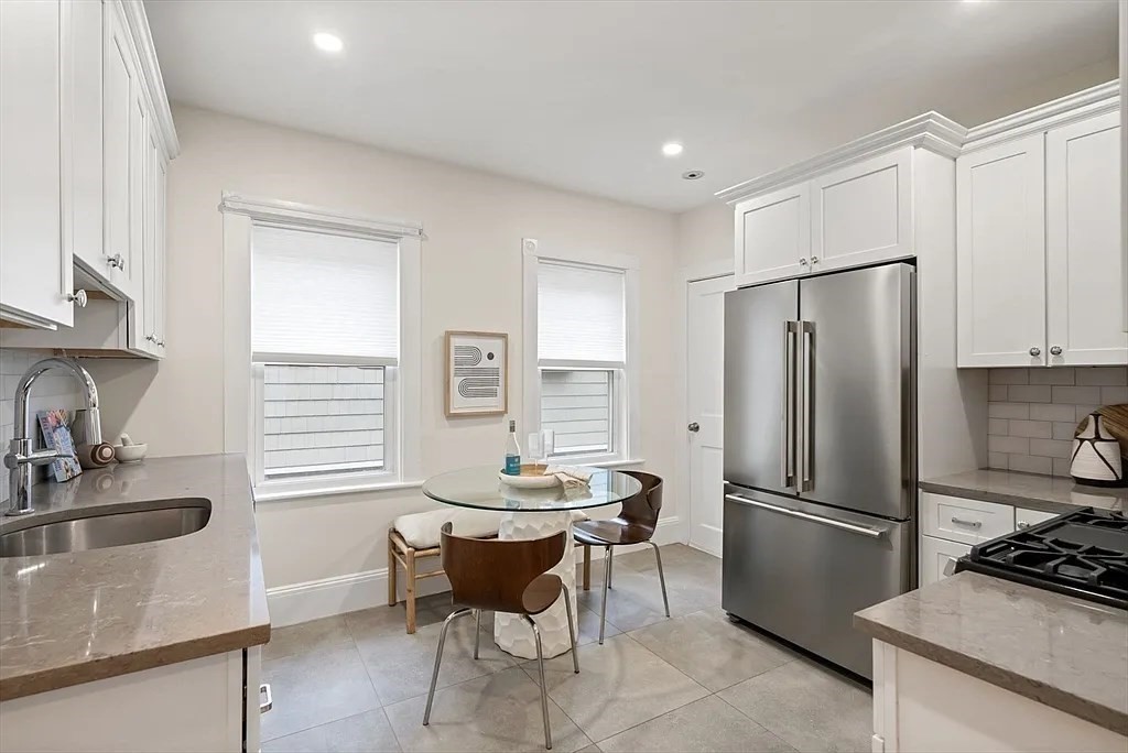 17 Belmont St # 1 Property Photo 2