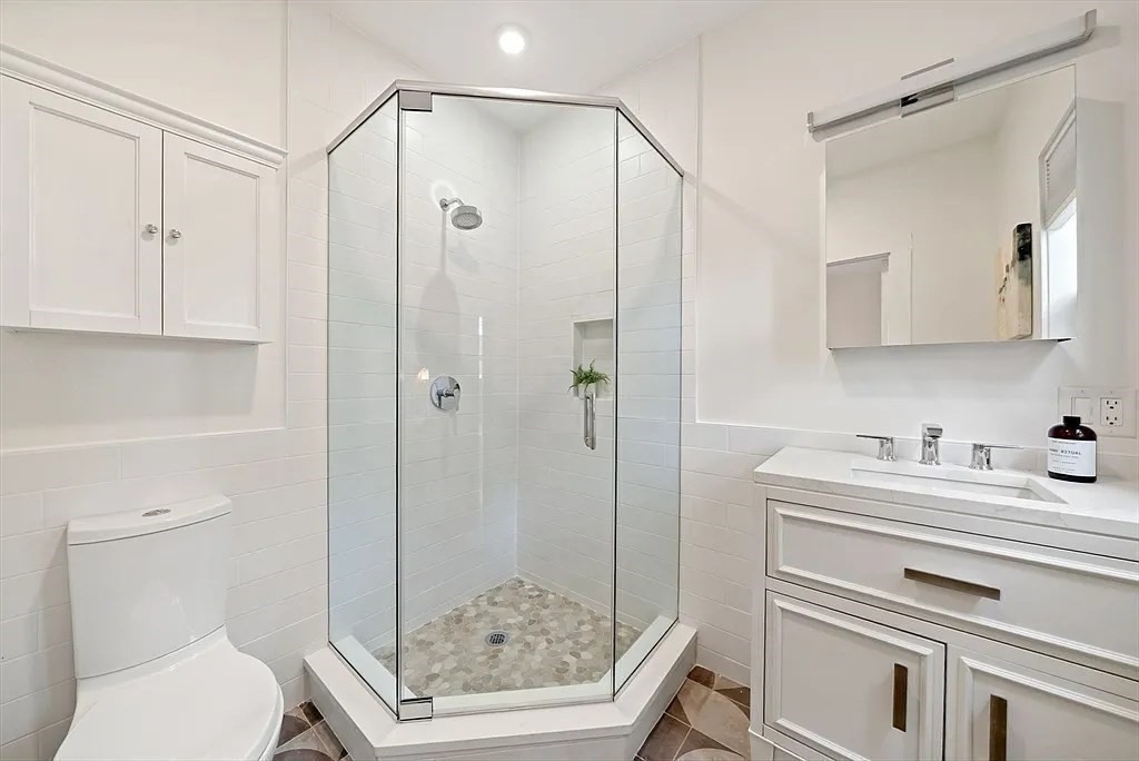 17 Belmont St # 1 Property Photo 9