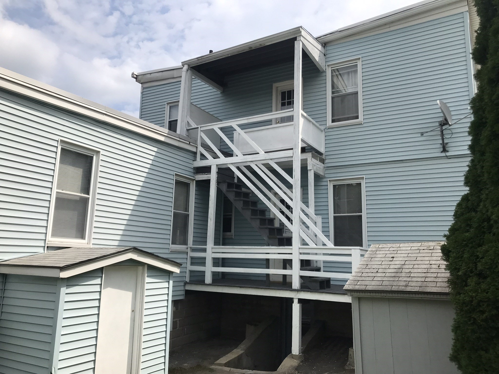 16 Temple Street Property Photo 4