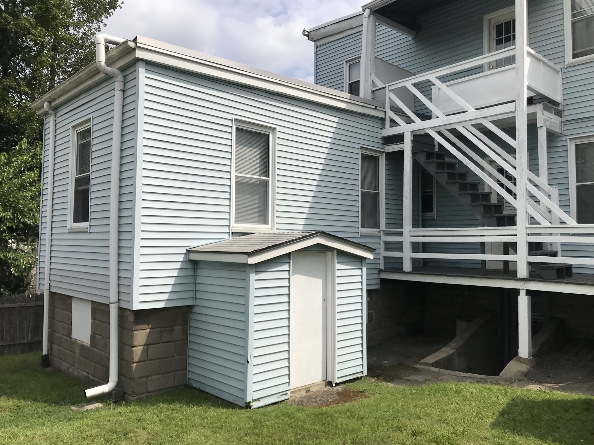 16 Temple Street Property Photo 5