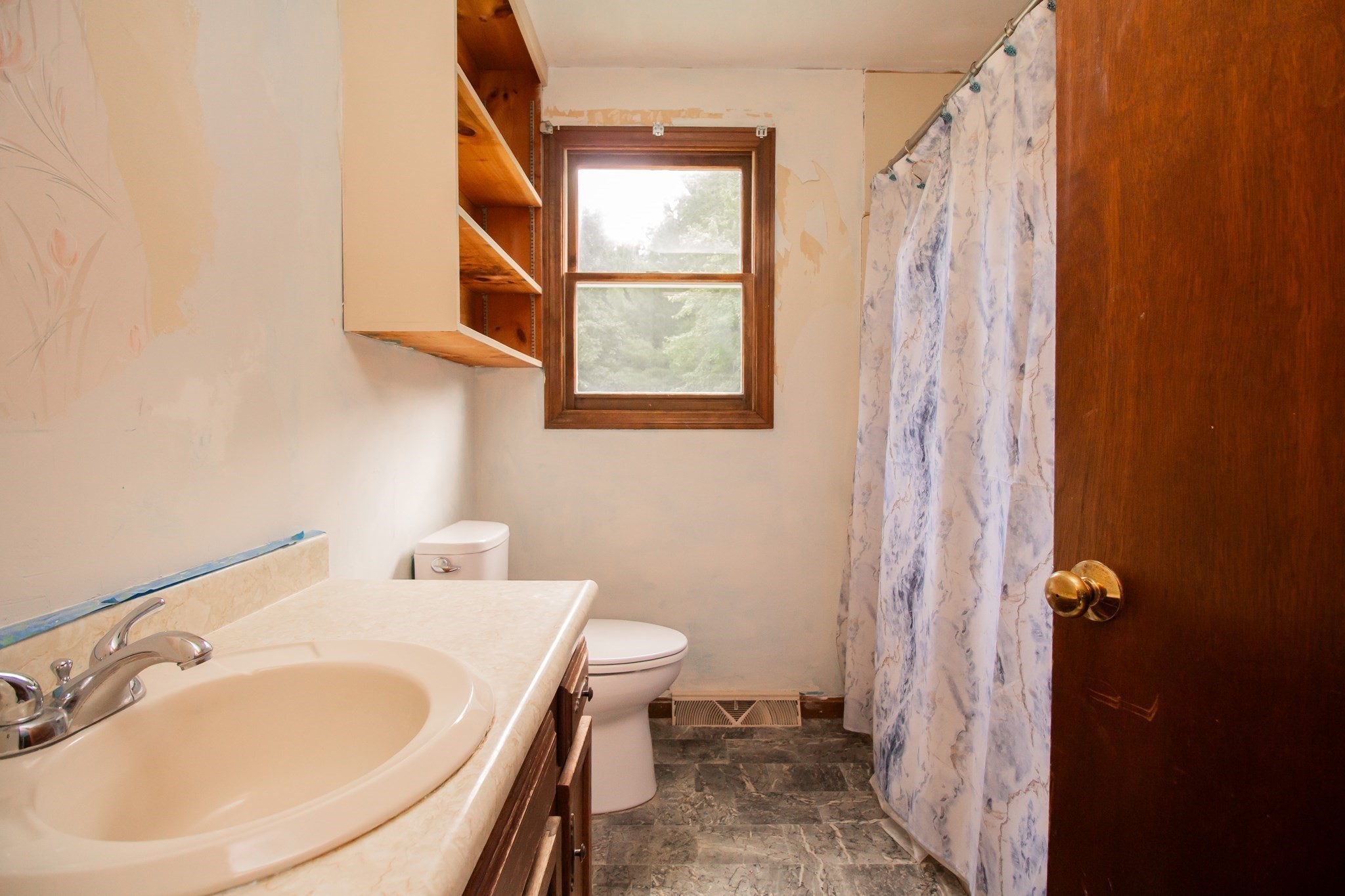 627 Pulaski Property Photo 12