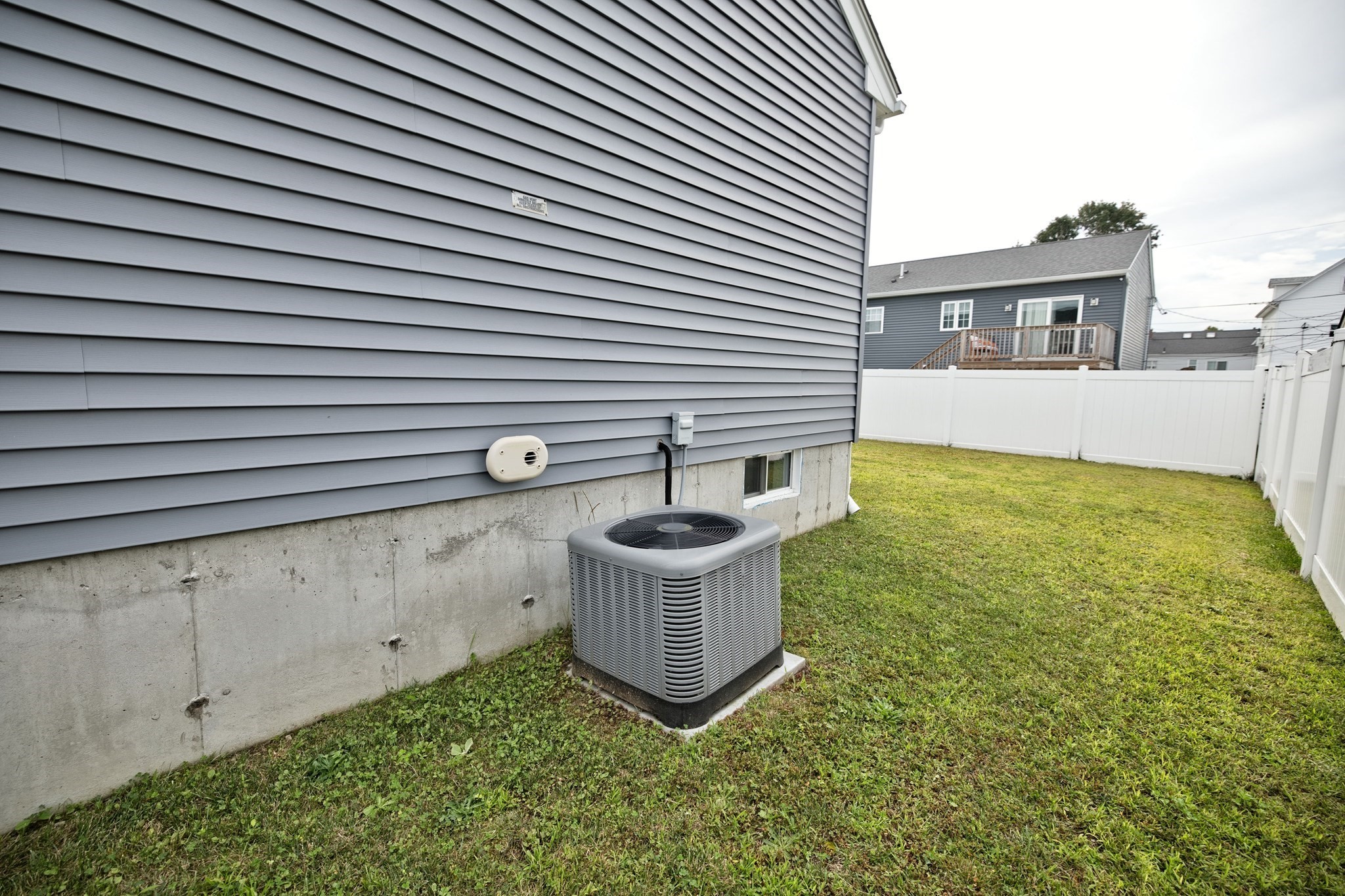 53 Pulaski St Property Photo 5