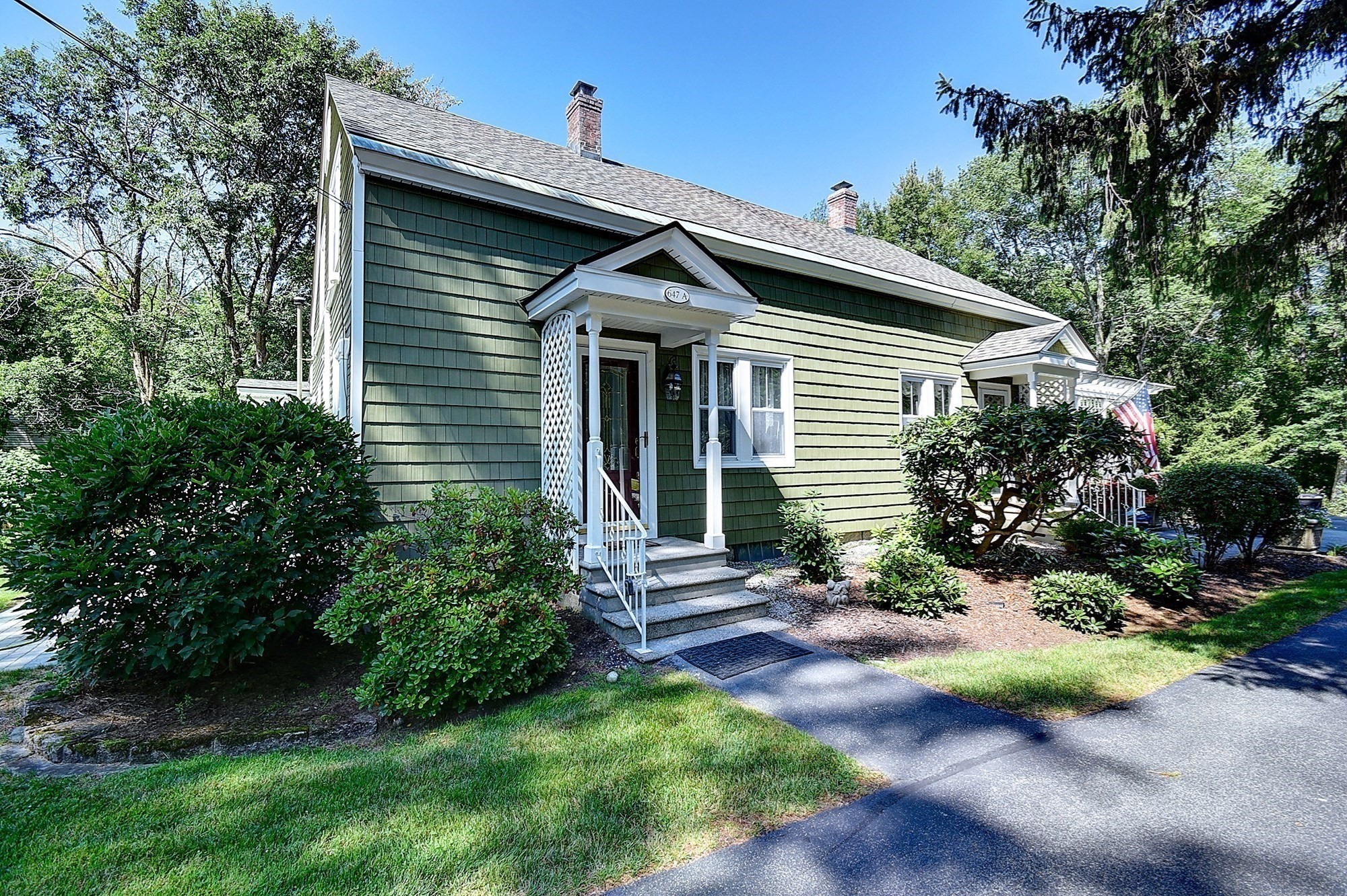 647 Main Street # A Property Photo 4