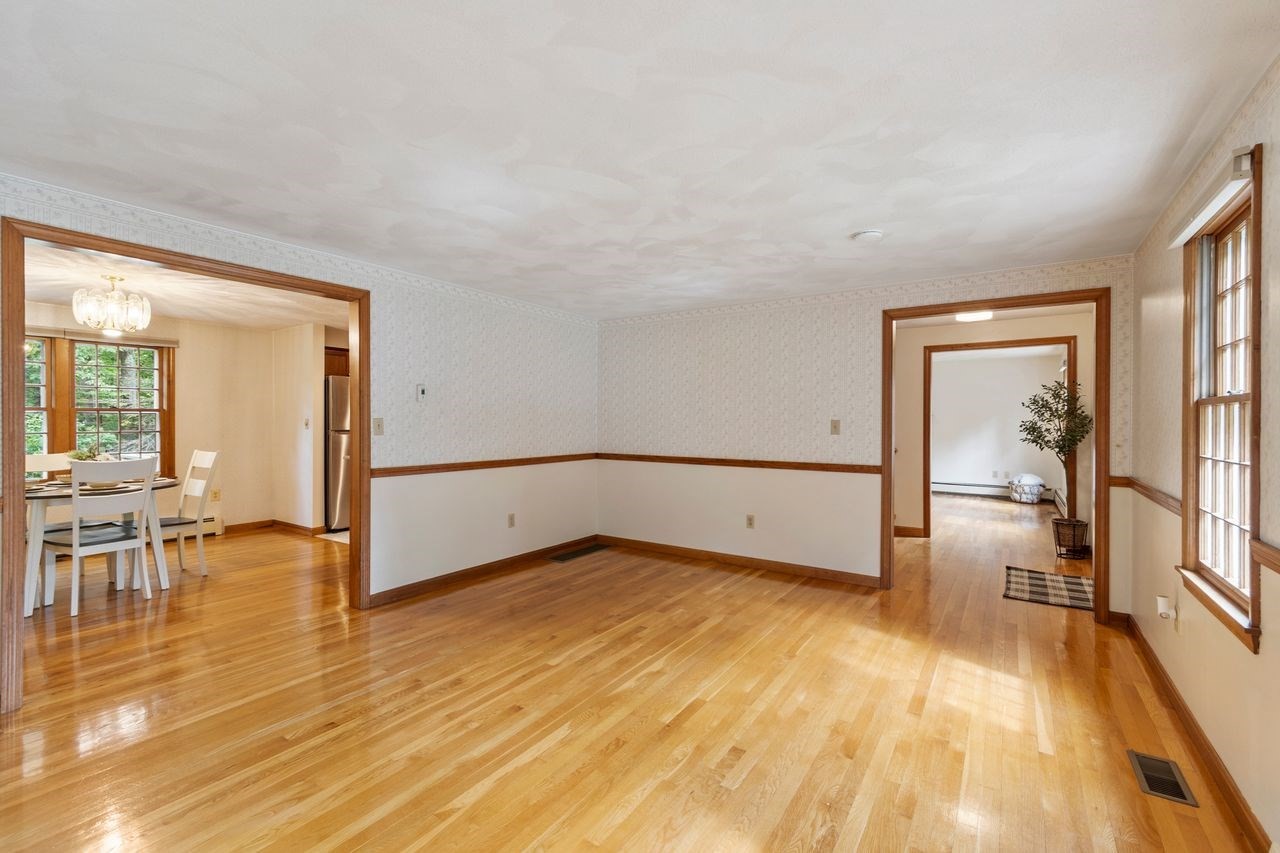 4 Apple Tree Ln Property Photo 3