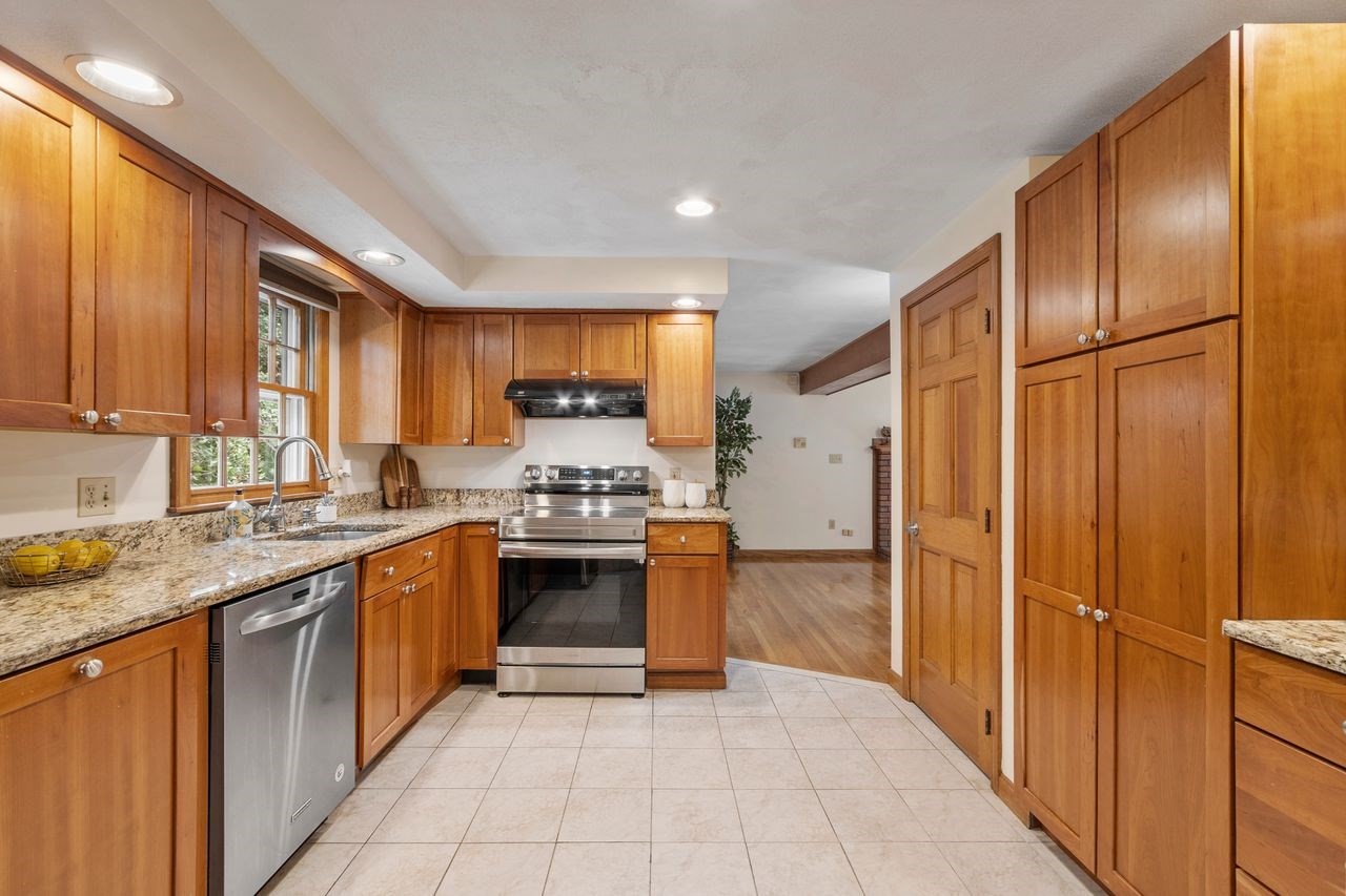 4 Apple Tree Ln Property Photo 6